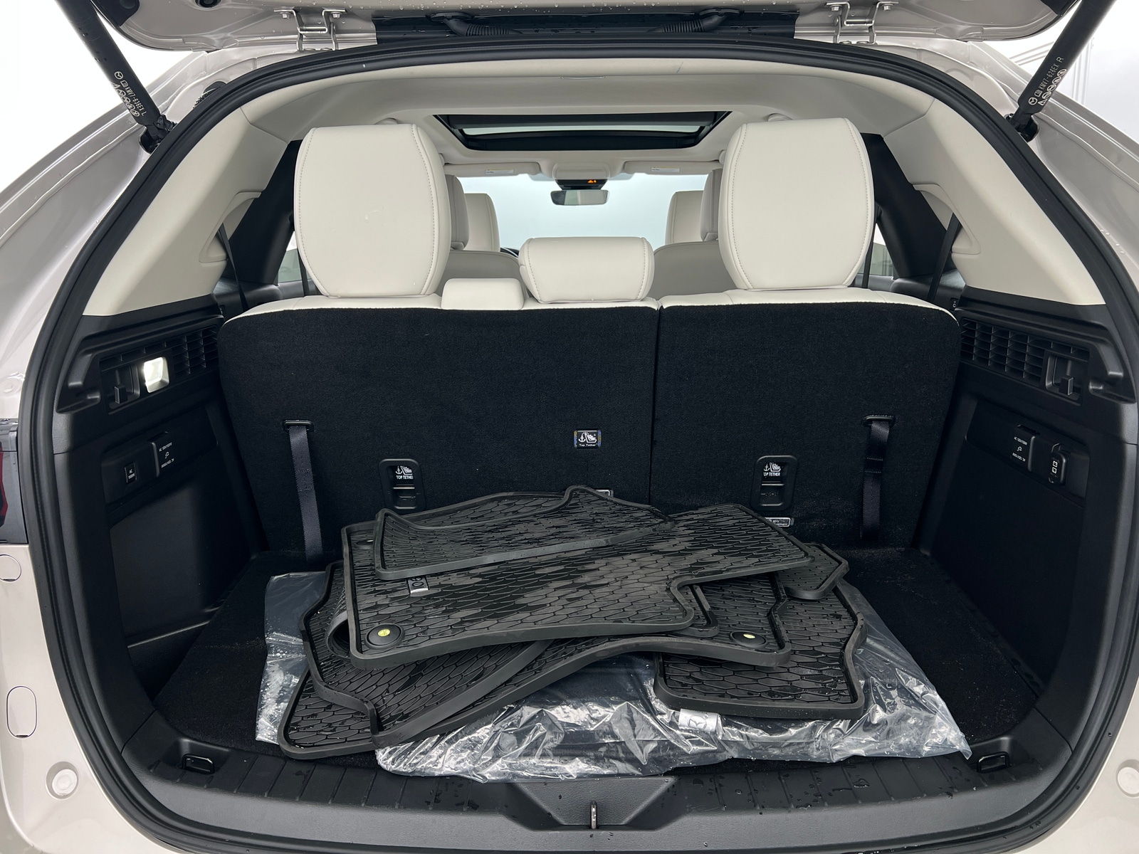 Thumbnail: 2025 Mazda CX-90 - 6