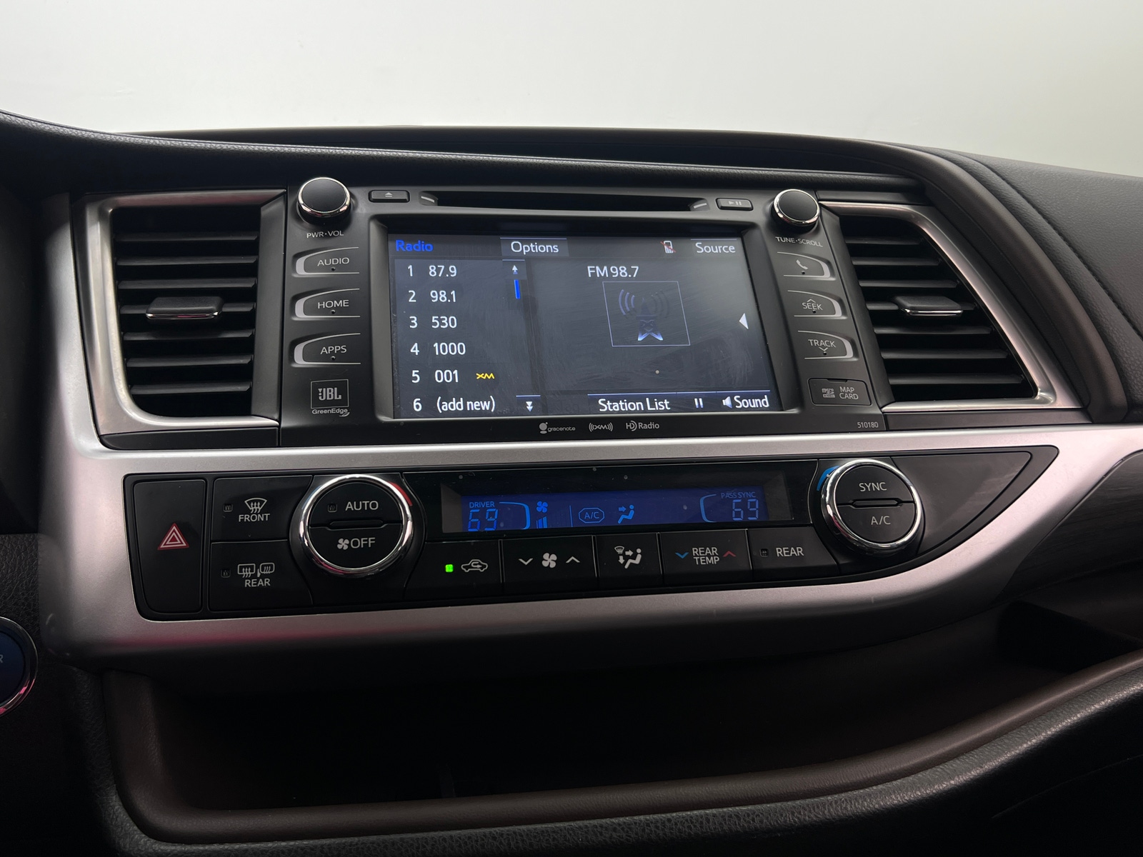 Thumbnail: 2018 Toyota Highlander - 3