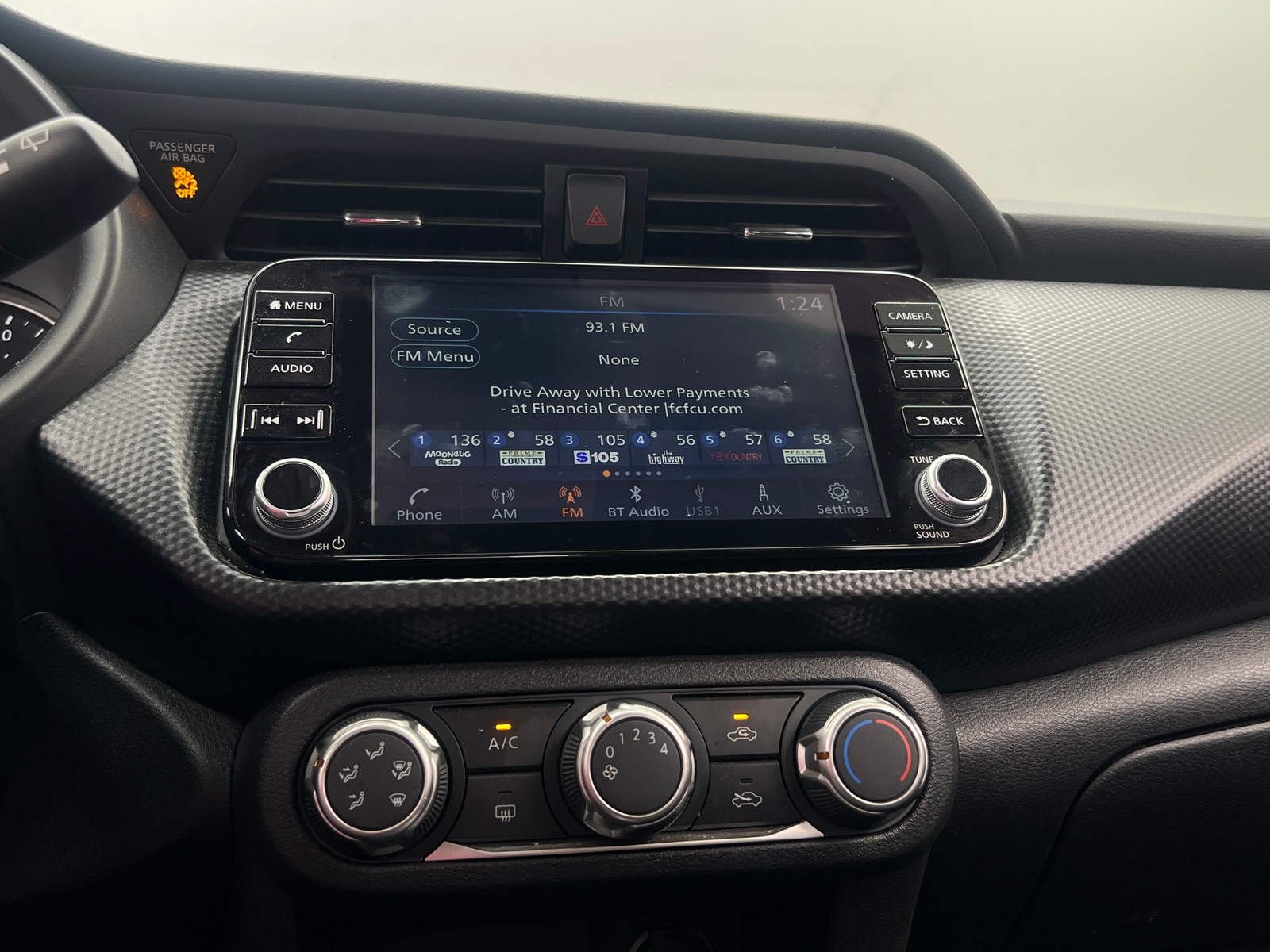 Thumbnail: 2023 Nissan Kicks - 4