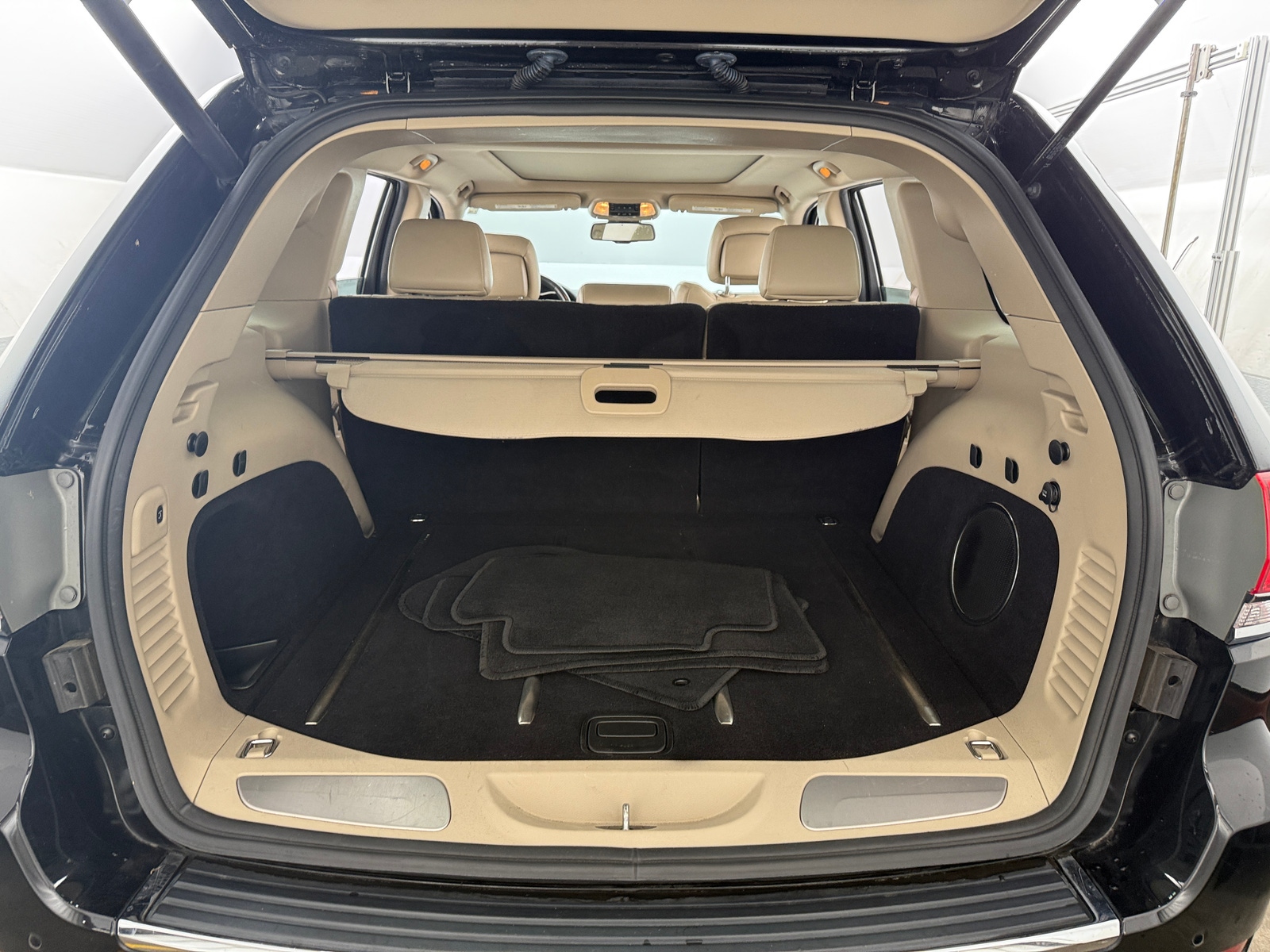 Thumbnail: 2014 Jeep Grand Cherokee - 6