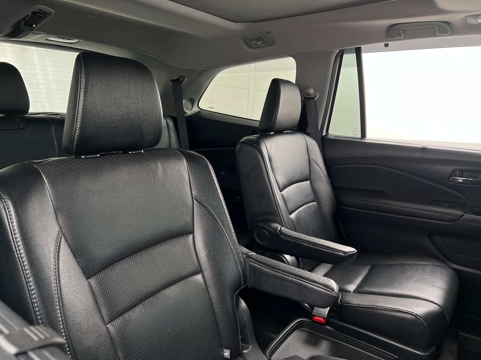 Thumbnail: 2017 Honda Pilot - 5