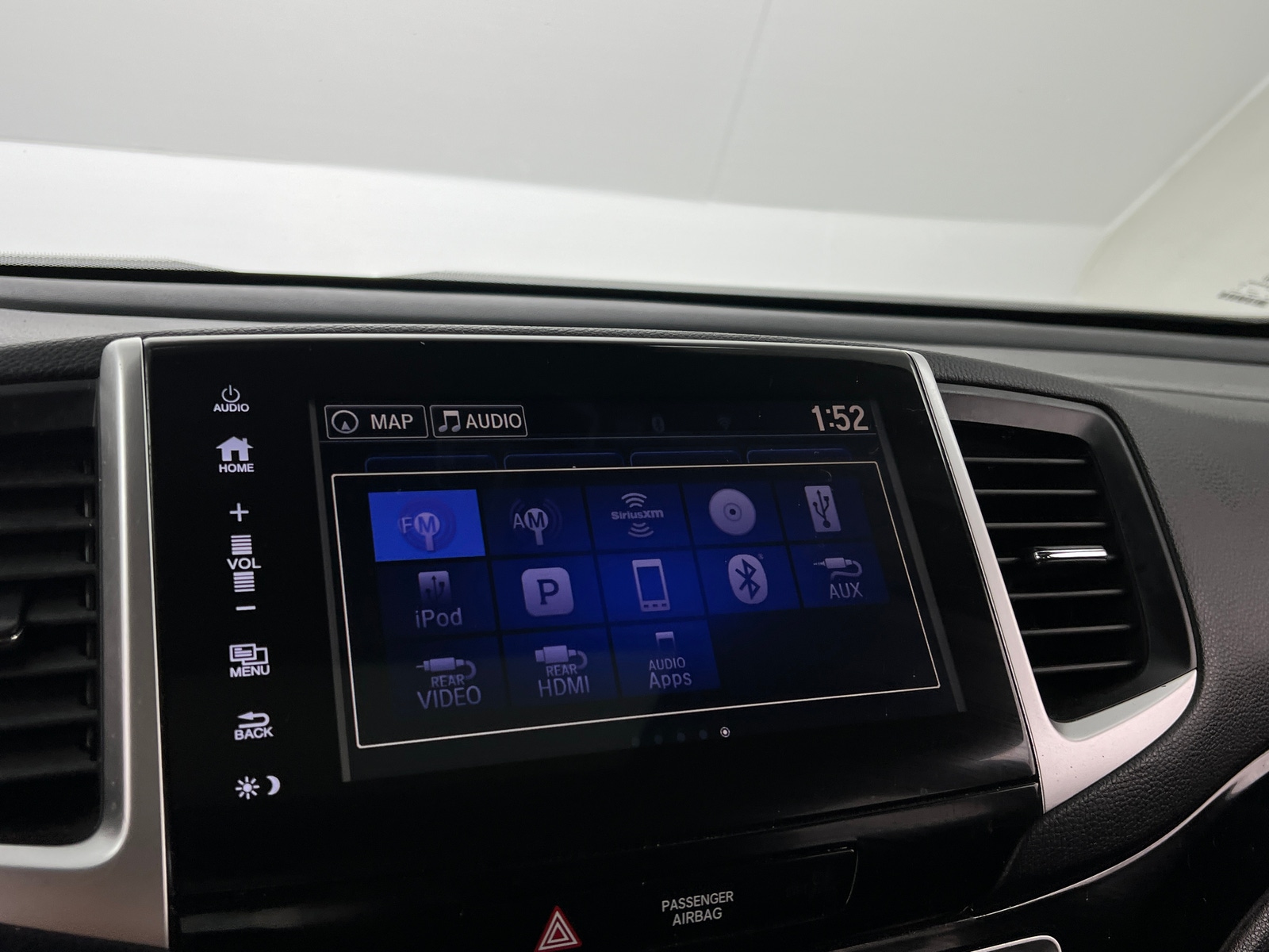 Thumbnail: 2017 Honda Pilot - 3