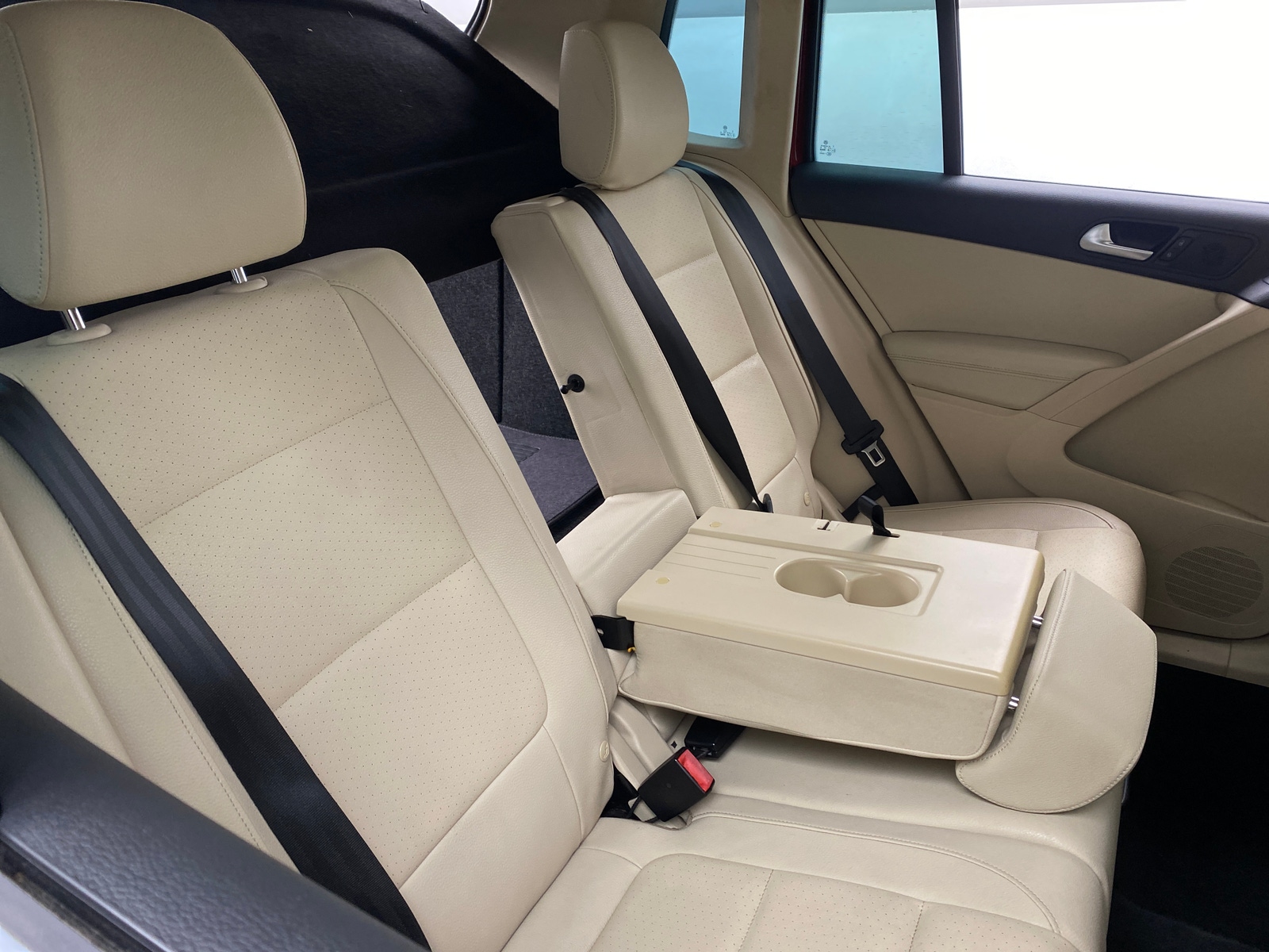 Thumbnail: 2016 Volkswagen Tiguan - 6