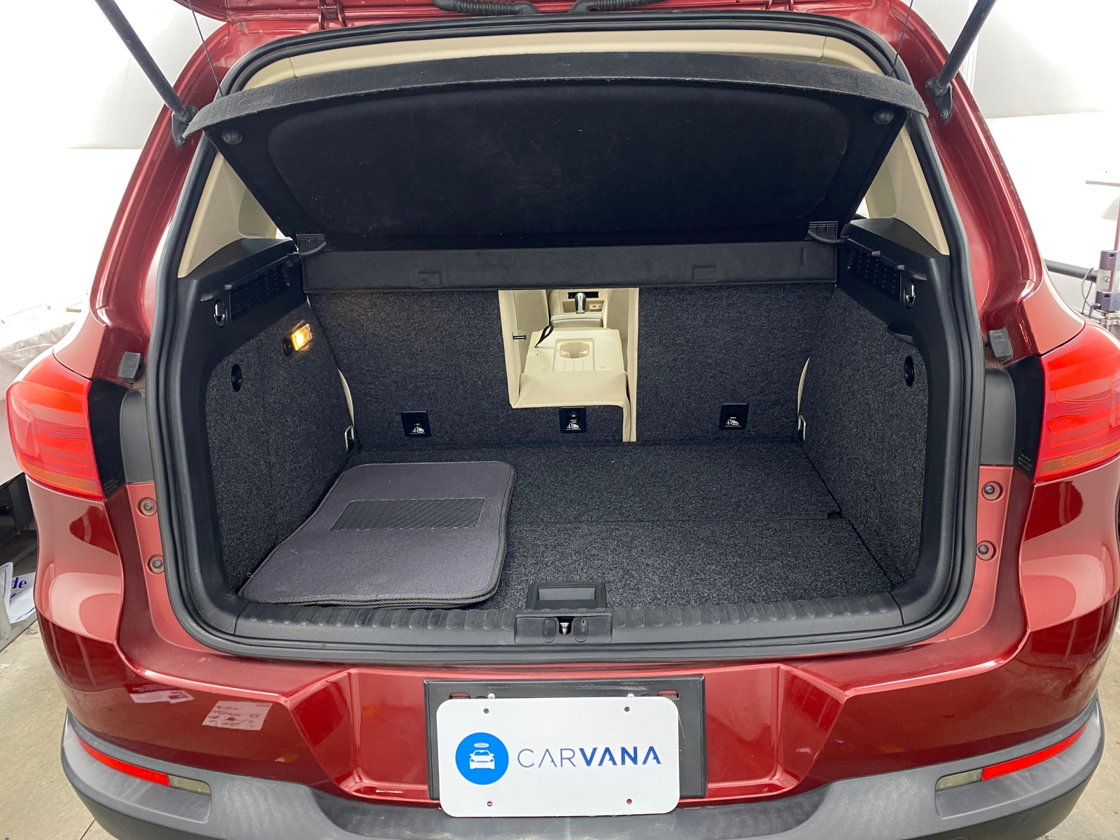 Thumbnail: 2016 Volkswagen Tiguan - 7