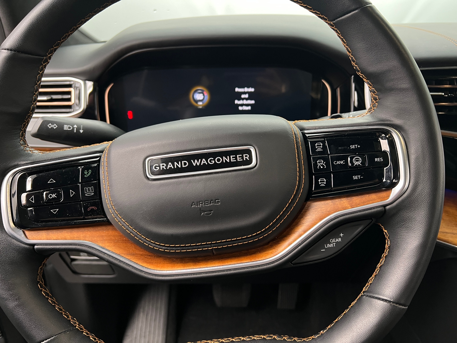 Thumbnail: 2023 Jeep Grand Wagoneer L - 4