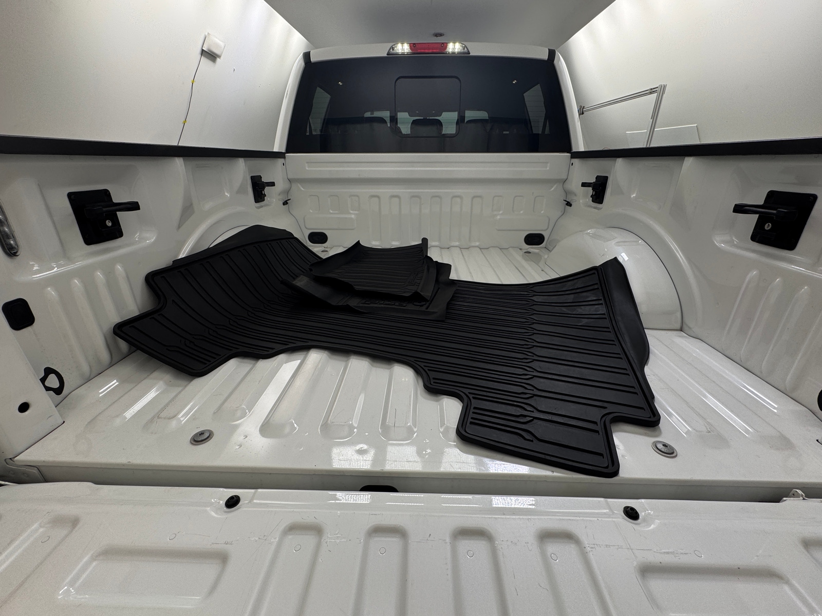 Thumbnail: 2020 Ford Econoline - 6