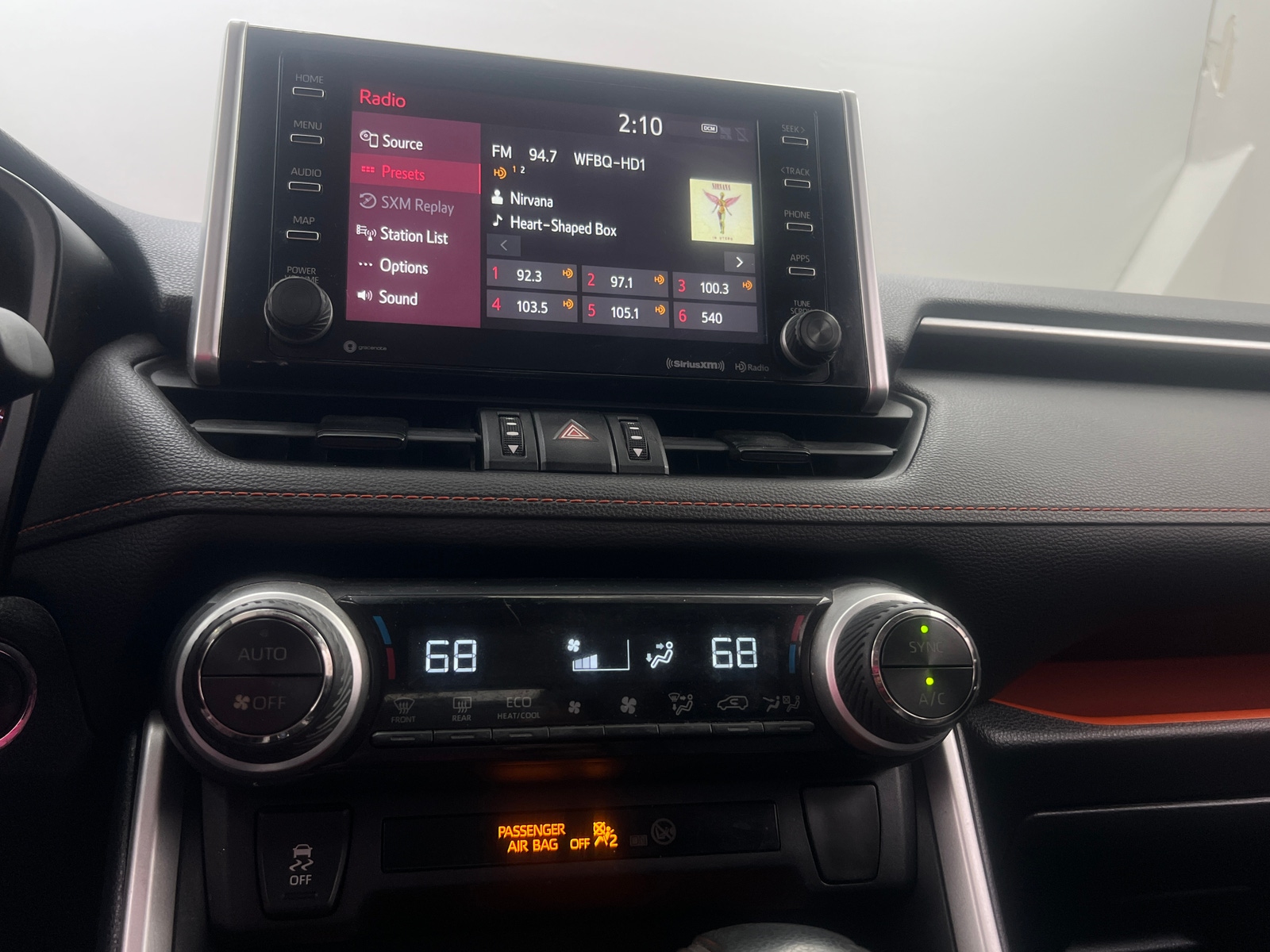 Thumbnail: 2019 Toyota RAV4 - 3