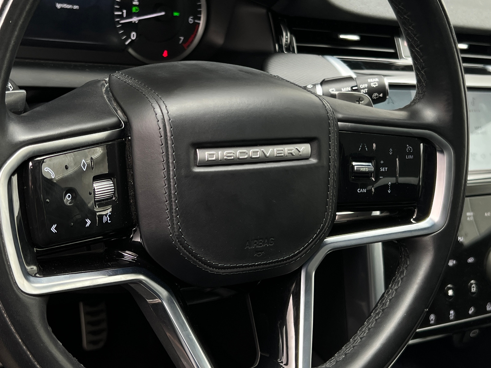 Thumbnail: 2023 Land Rover Discovery Sport - 4