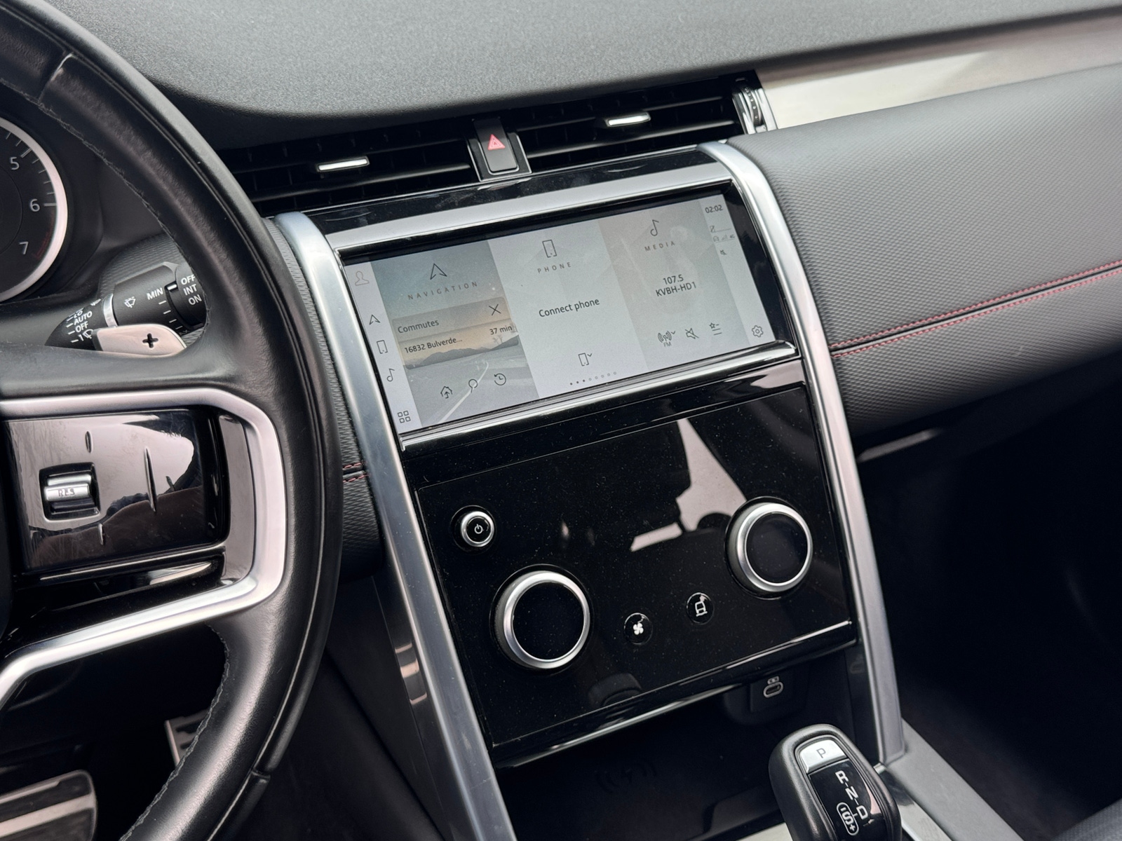 Thumbnail: 2023 Land Rover Discovery Sport - 3