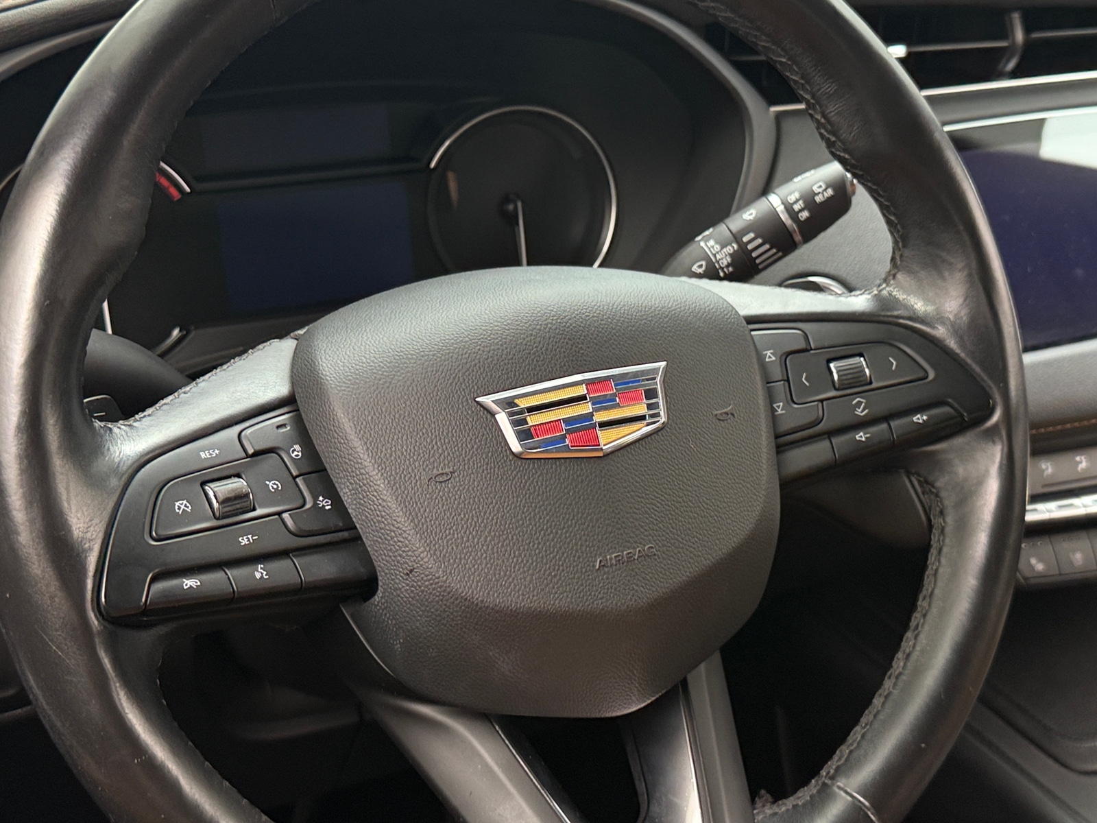 Thumbnail: 2019 Cadillac XT4 - 4