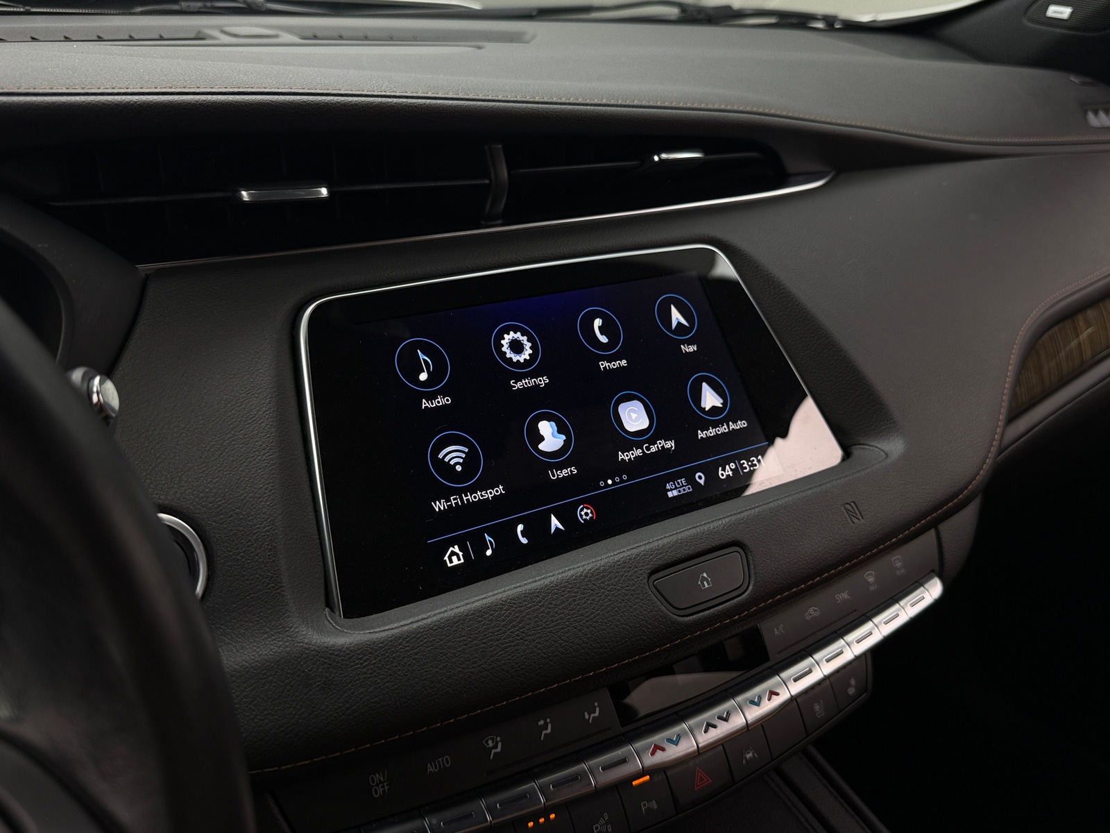 Thumbnail: 2019 Cadillac XT4 - 3