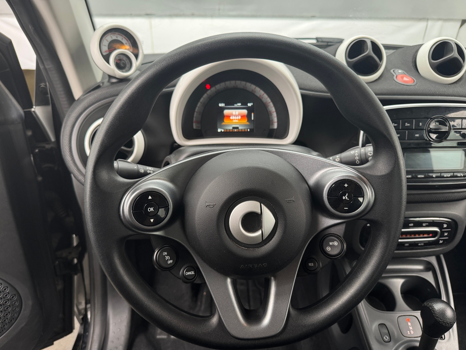 Thumbnail: 2016 smart fortwo - 5