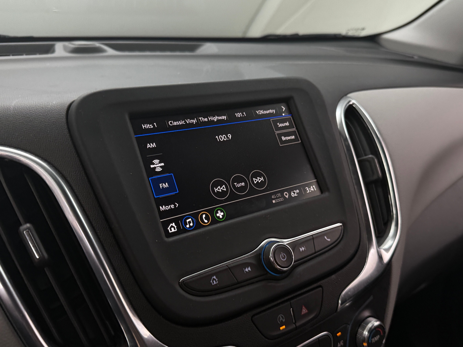 Thumbnail: 2023 Chevrolet Equinox - 4