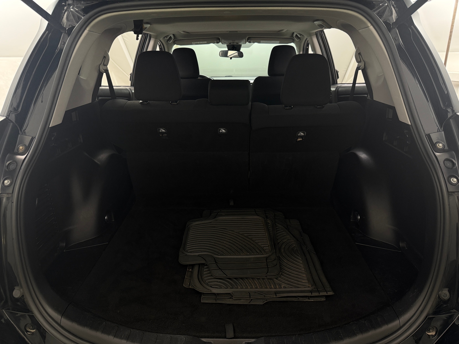 Thumbnail: 2018 Toyota RAV4 - 7