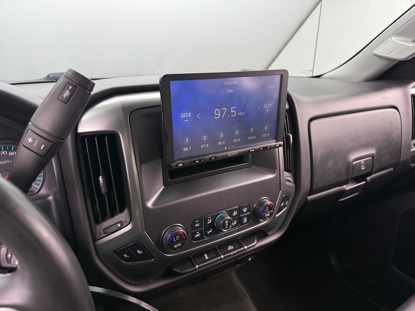 Thumbnail: 2015 Chevrolet Silverado 1500 - 3