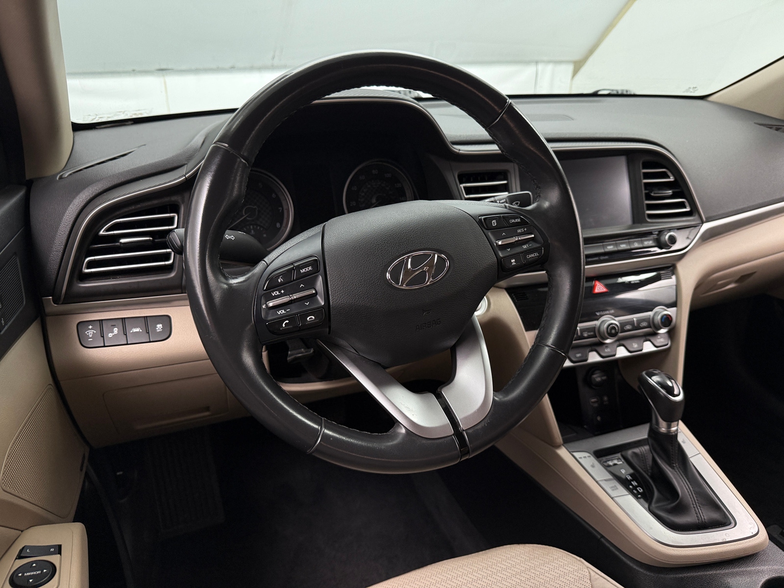 Thumbnail: 2020 Hyundai Elantra - 4