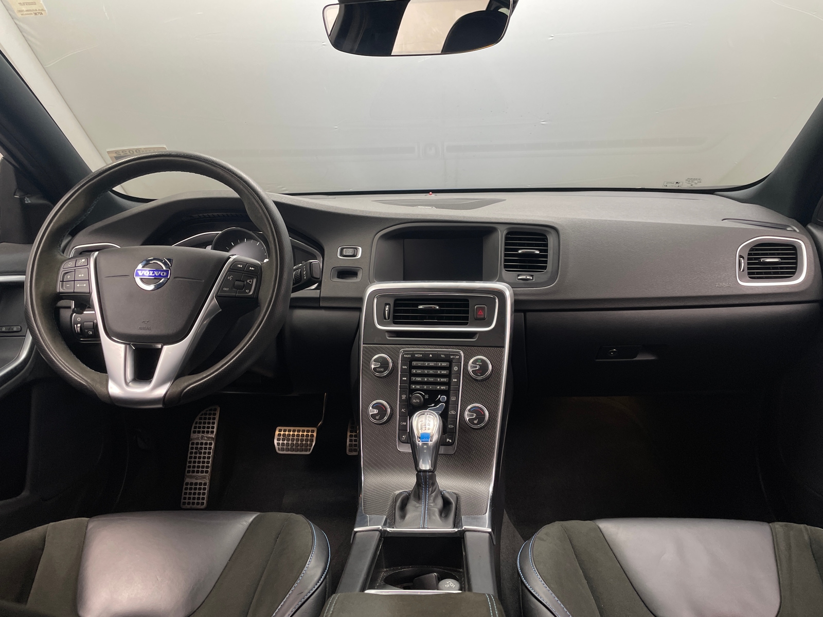 Thumbnail: 2018 Volvo S60 - 2