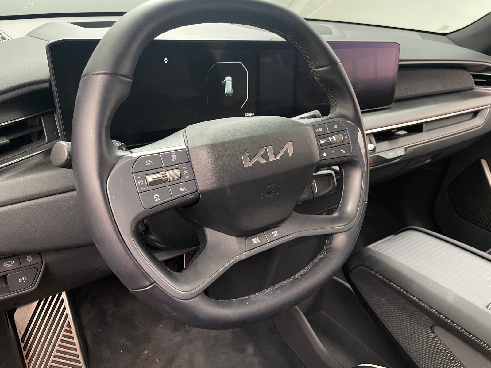 Thumbnail: 2024 Kia EV9 - 4