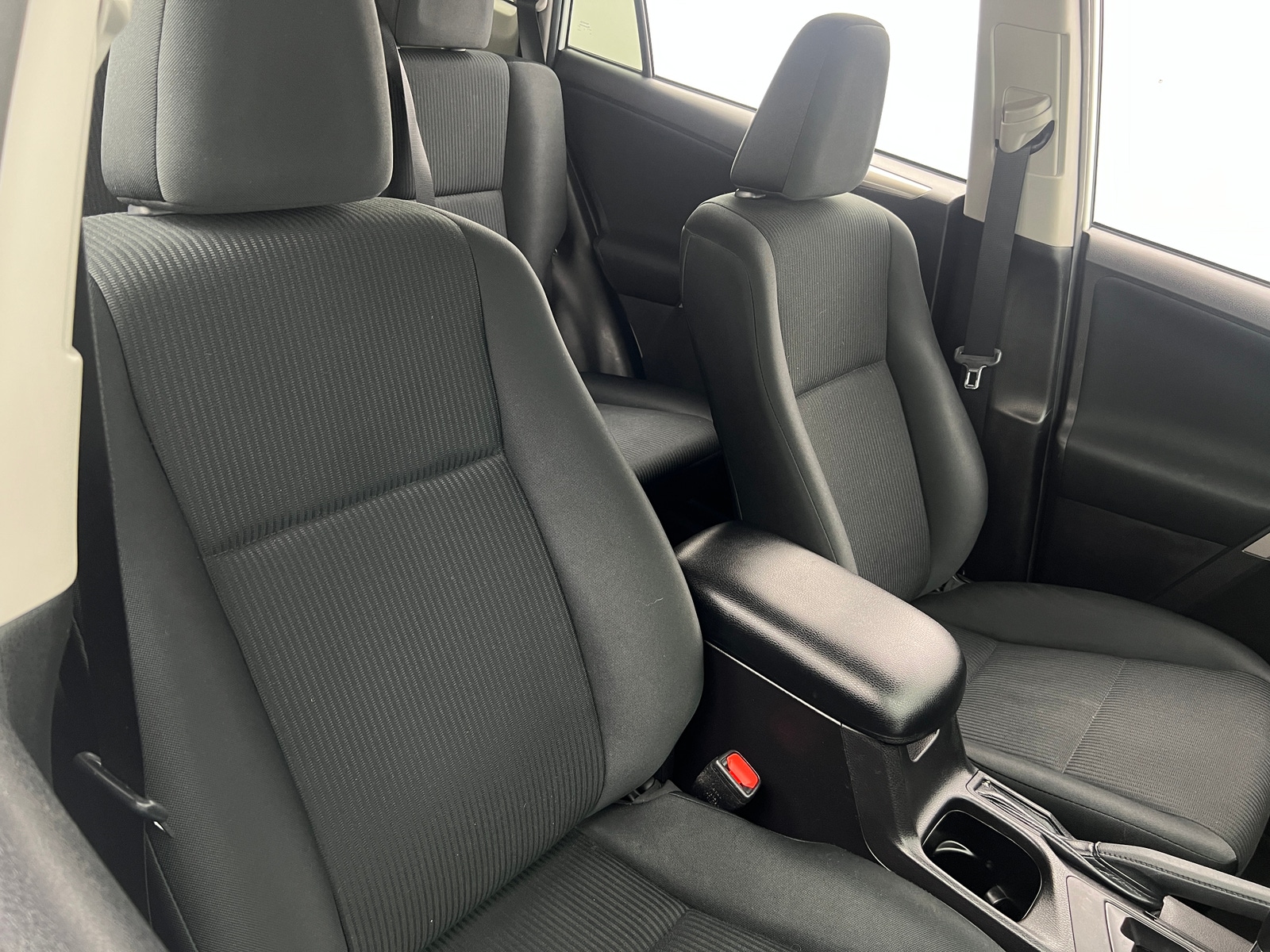 Thumbnail: 2018 Toyota RAV4 - 2