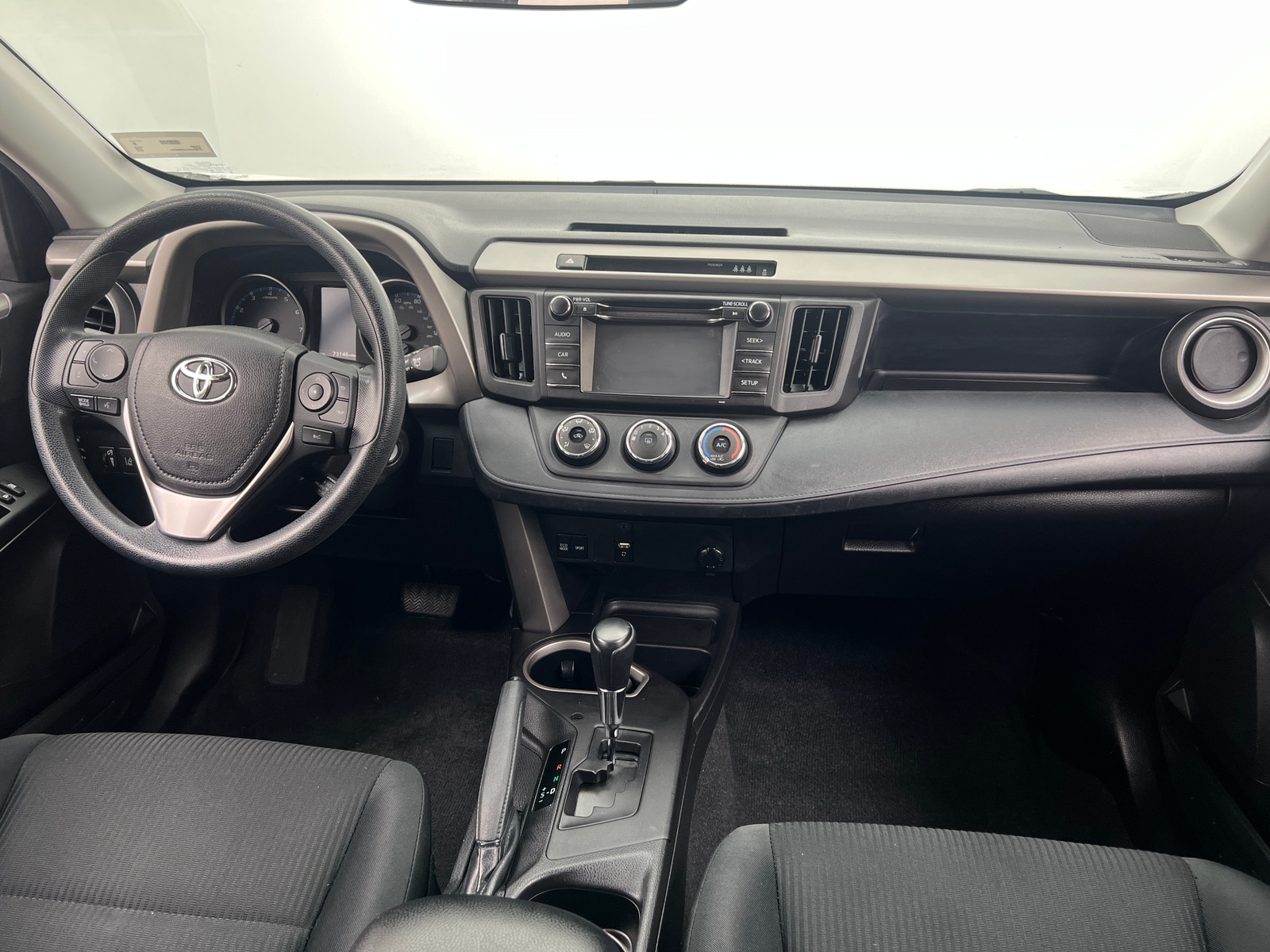 Thumbnail: 2018 Toyota RAV4 - 3