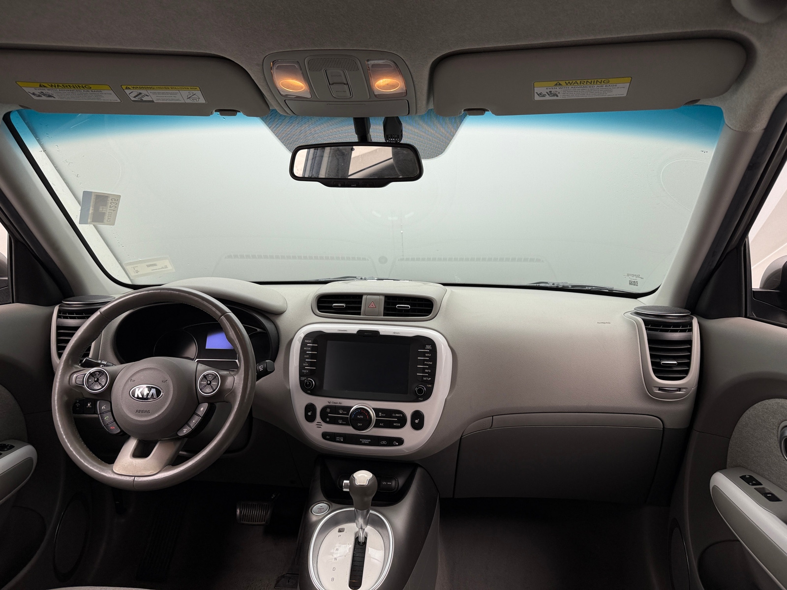Thumbnail: 2017 Kia Soul EV - 3