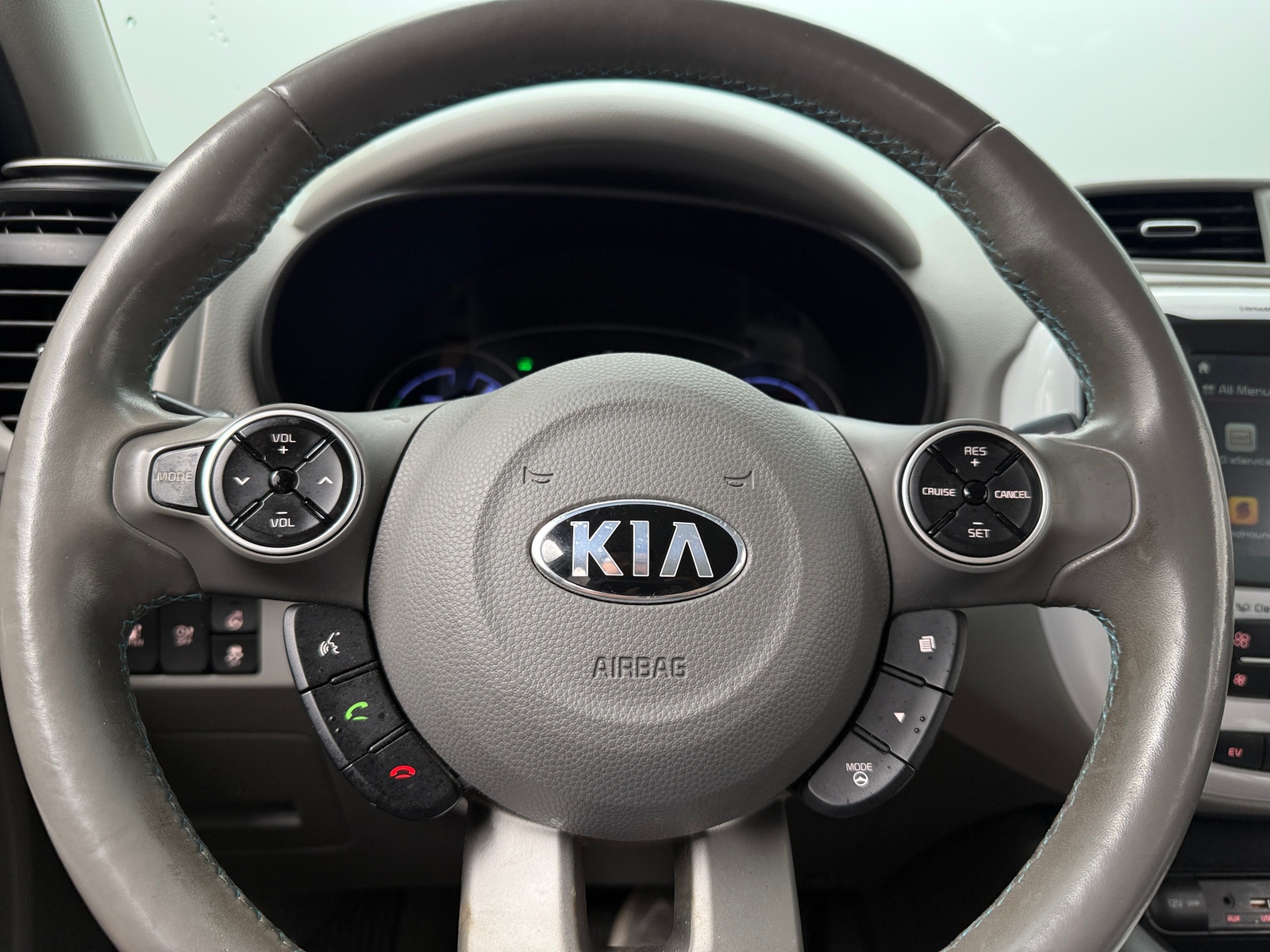 Thumbnail: 2017 Kia Soul EV - 5