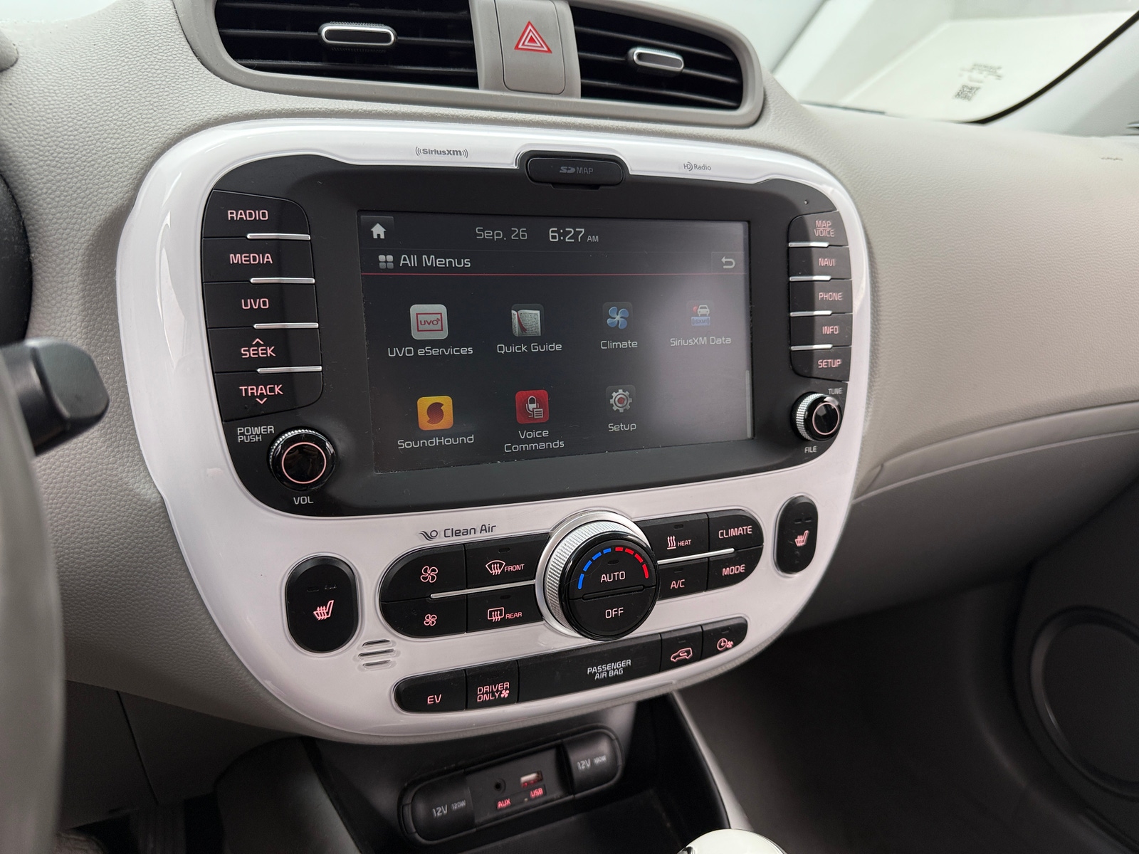 Thumbnail: 2017 Kia Soul EV - 4