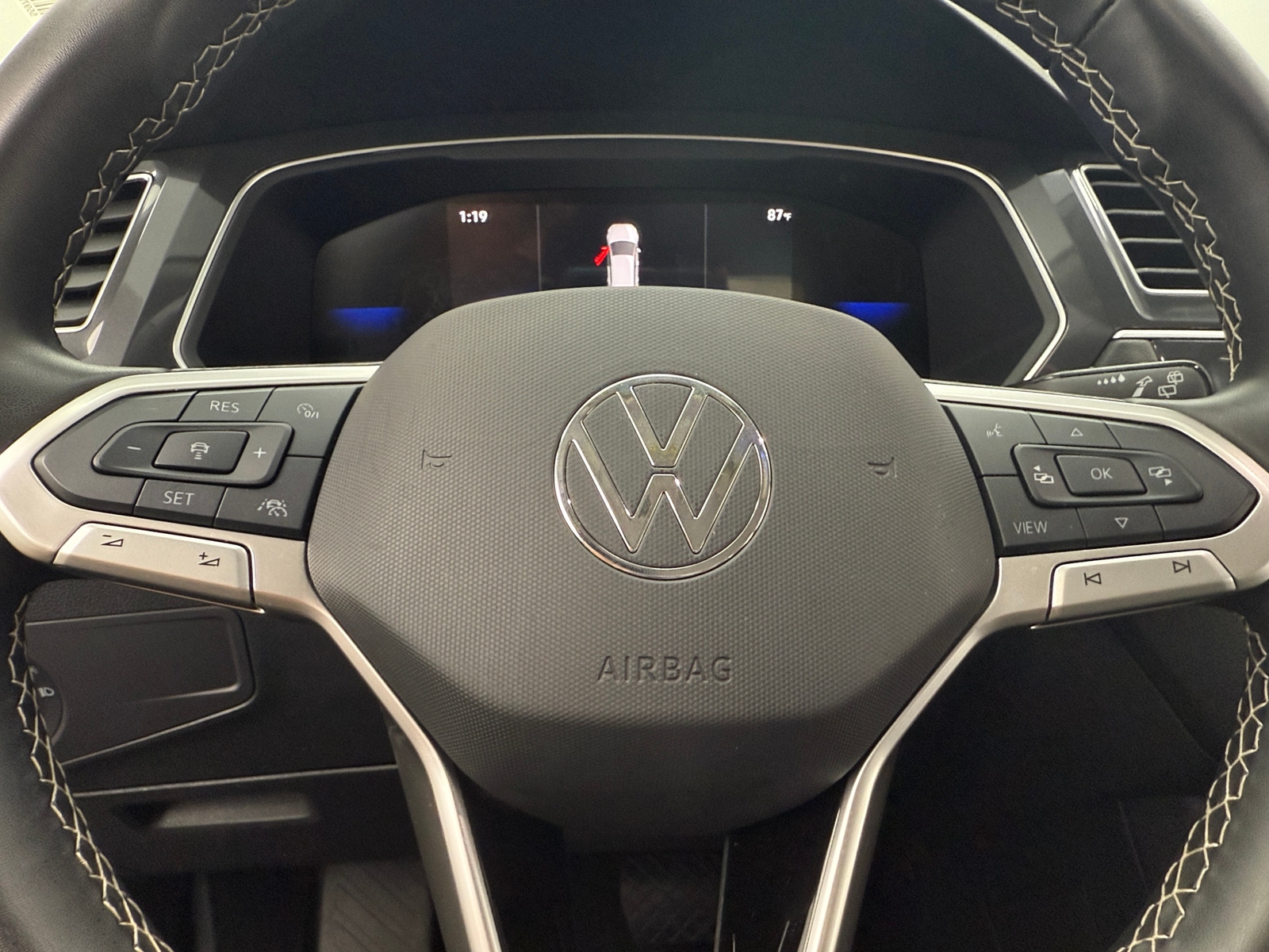 Thumbnail: 2024 Volkswagen Tiguan - 4