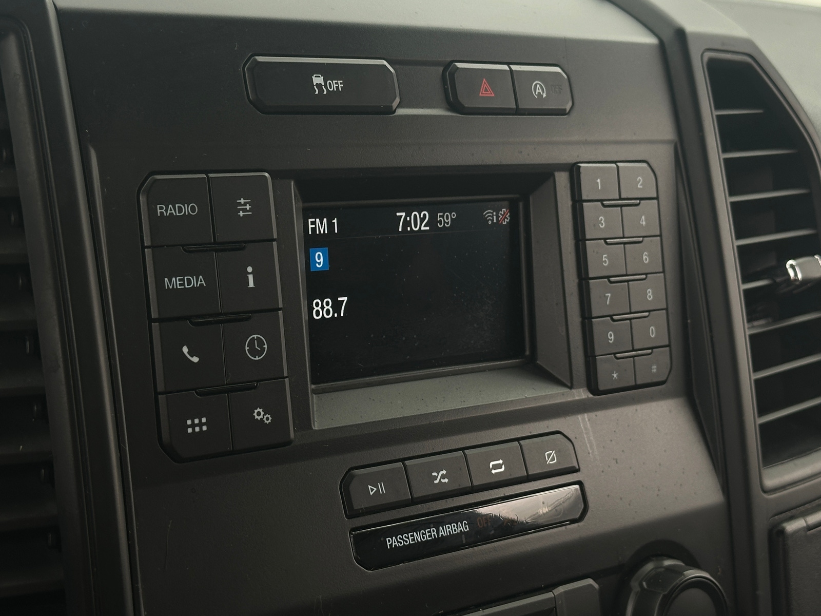 Thumbnail: 2019 Ford Econoline - 4