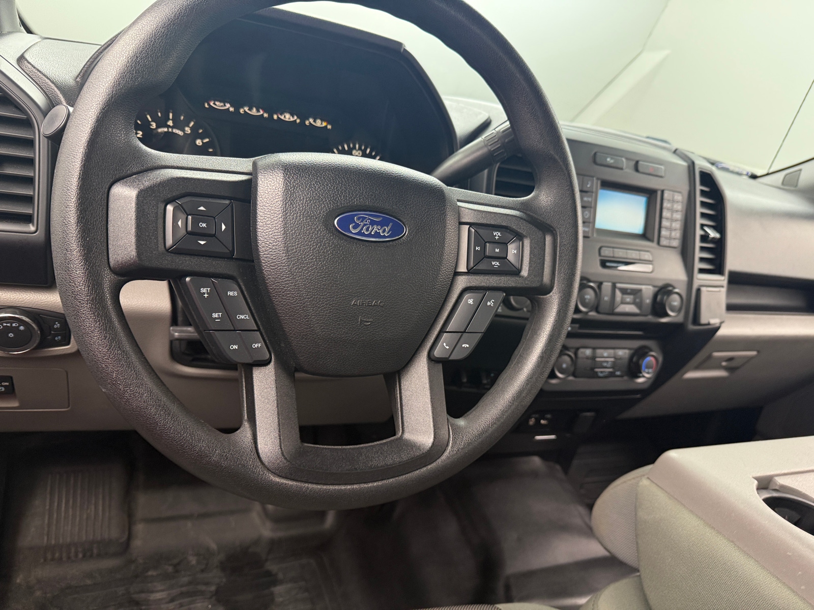 Thumbnail: 2015 Ford Econoline - 5