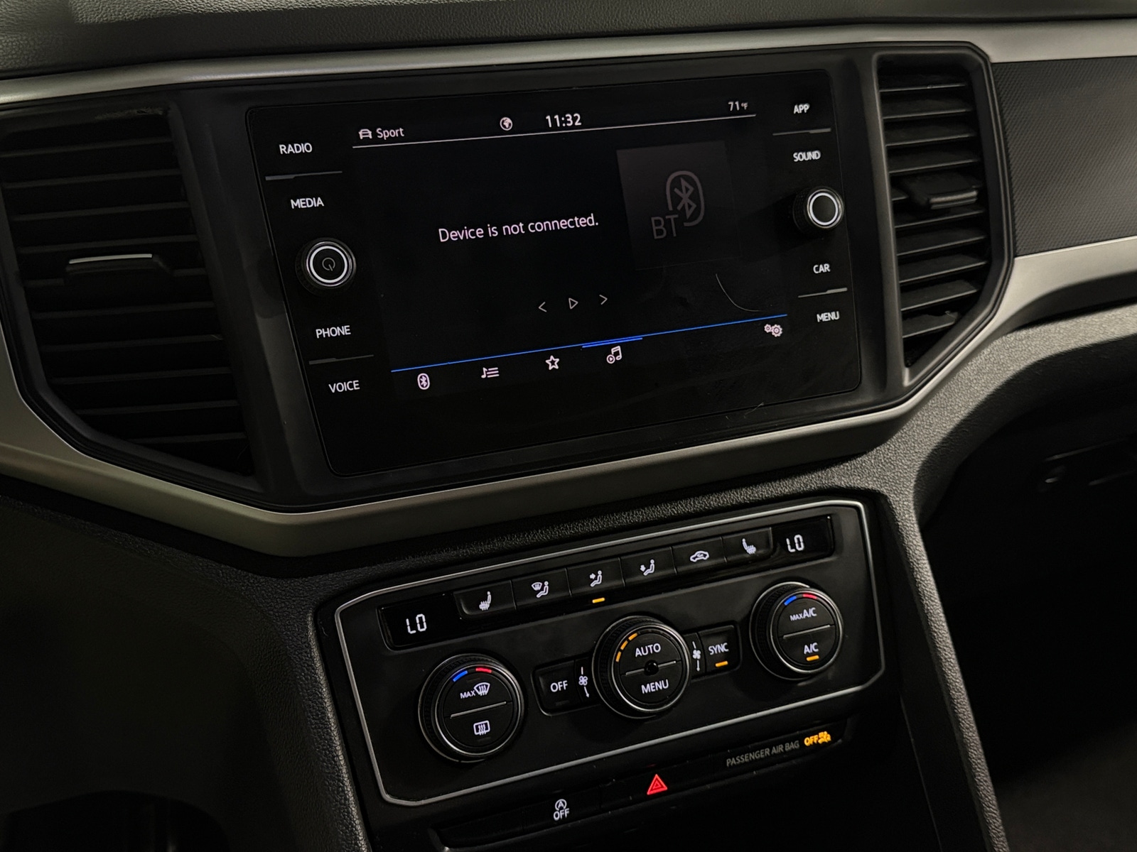 Thumbnail: 2021 Volkswagen Atlas - 3