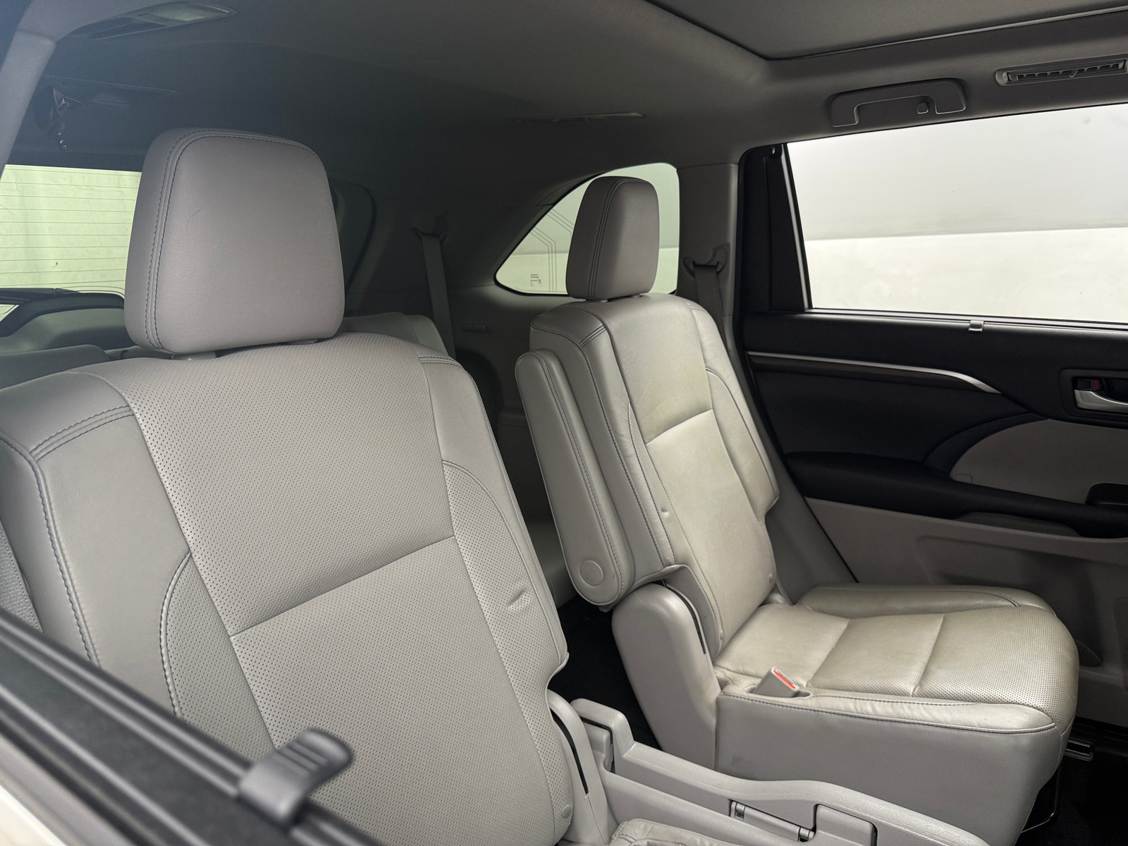 Thumbnail: 2016 Toyota Highlander - 5
