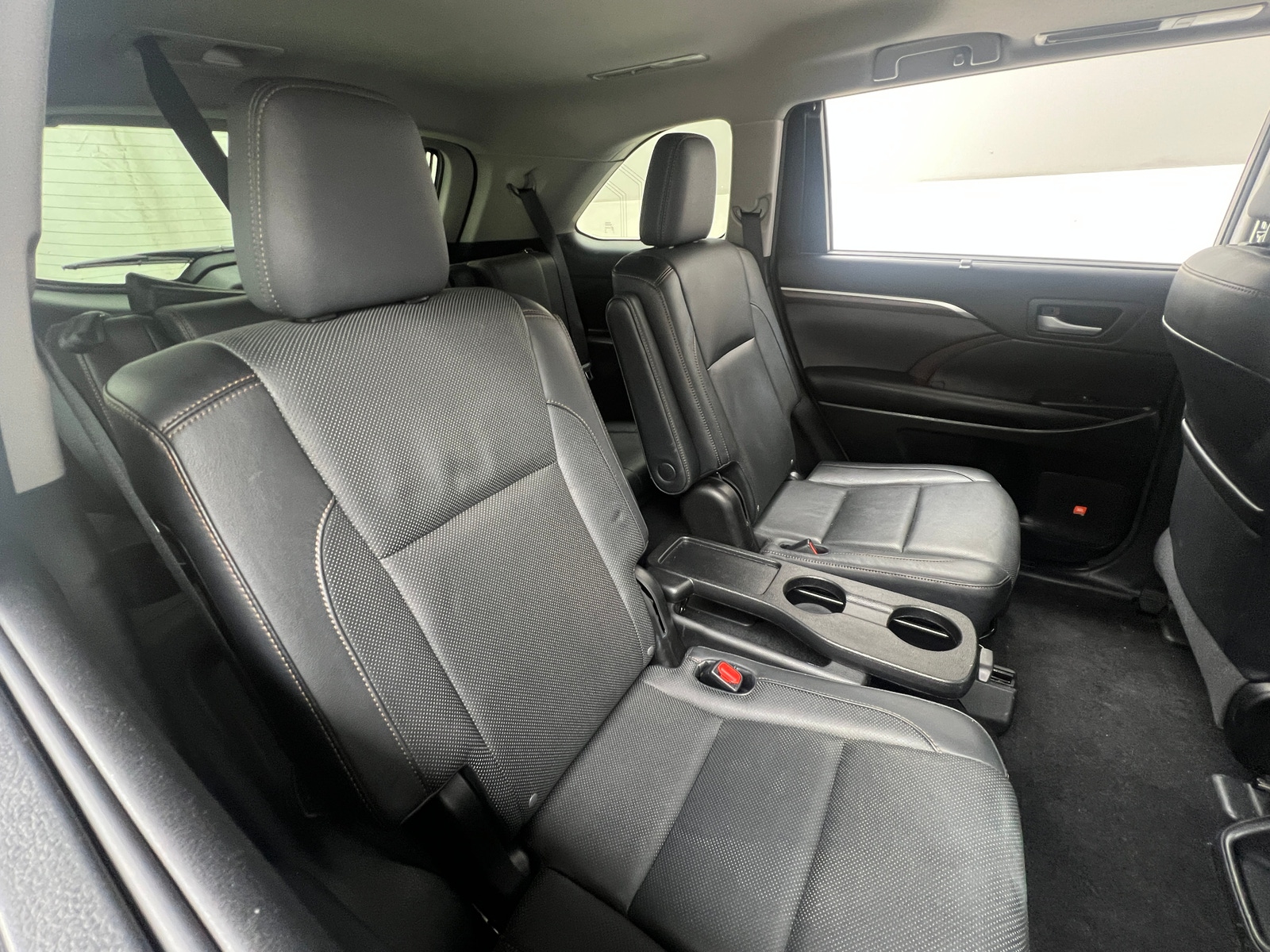 Thumbnail: 2016 Toyota Highlander - 5
