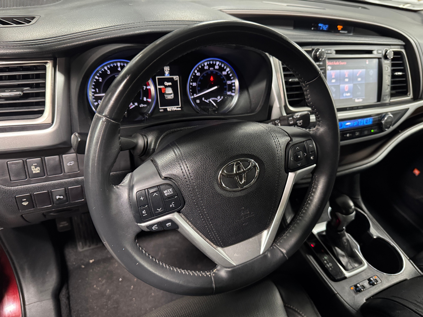 Thumbnail: 2016 Toyota Highlander - 4