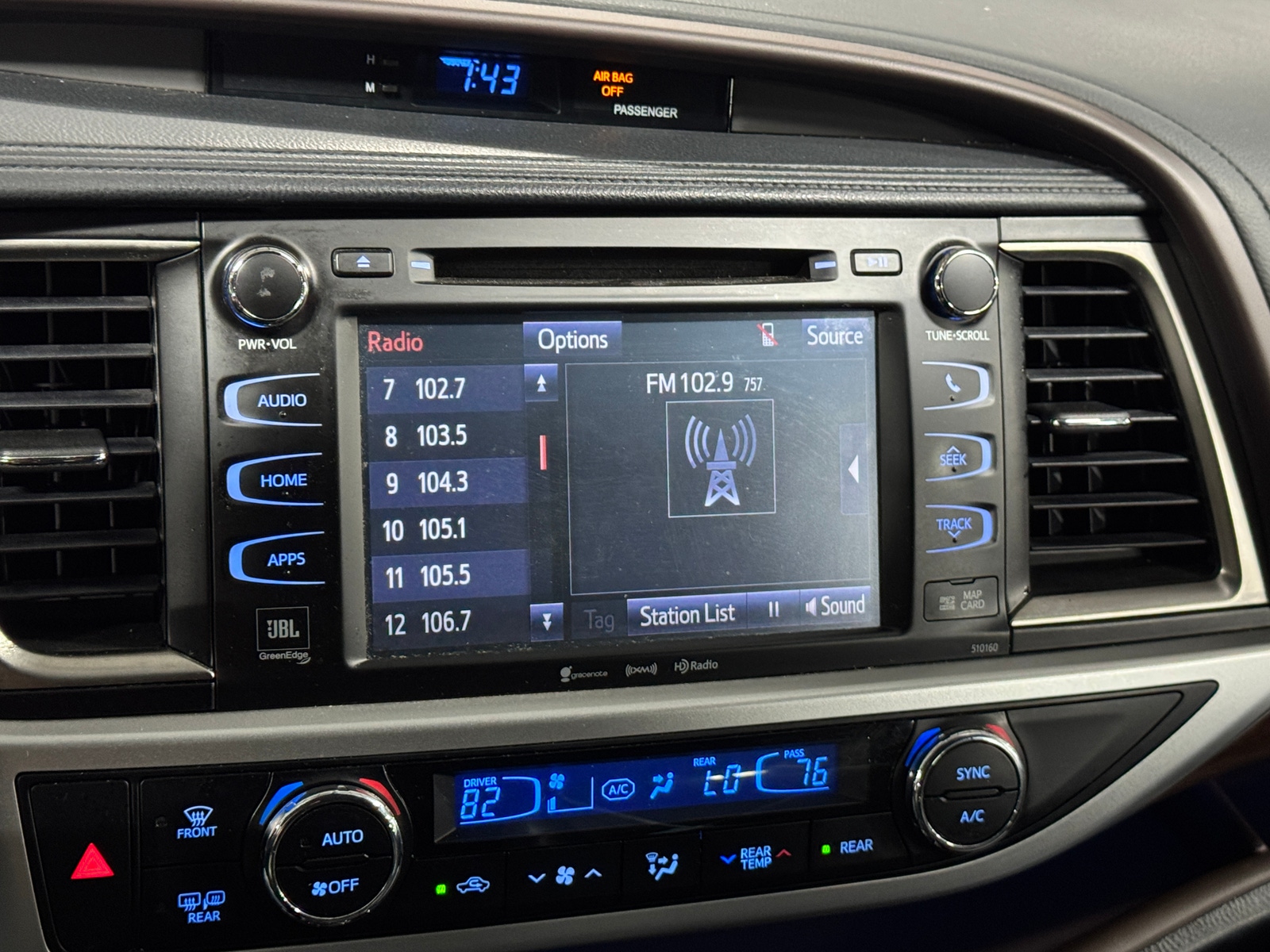 Thumbnail: 2016 Toyota Highlander - 3