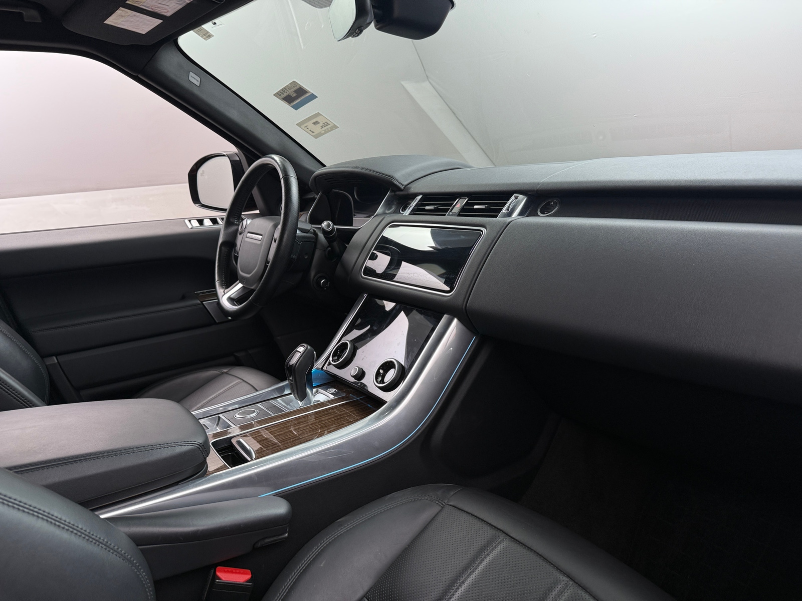 Thumbnail: 2020 Land Rover Range Rover Sport - 2