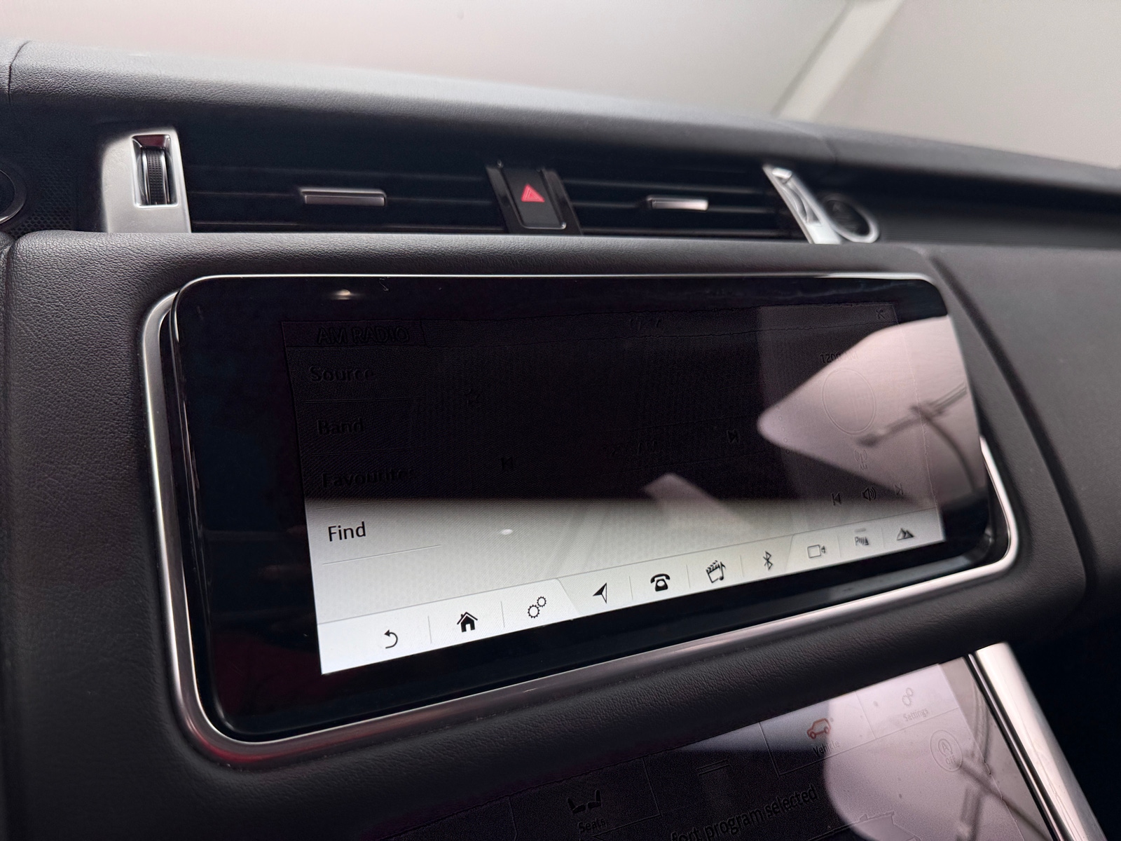 Thumbnail: 2020 Land Rover Range Rover Sport - 3