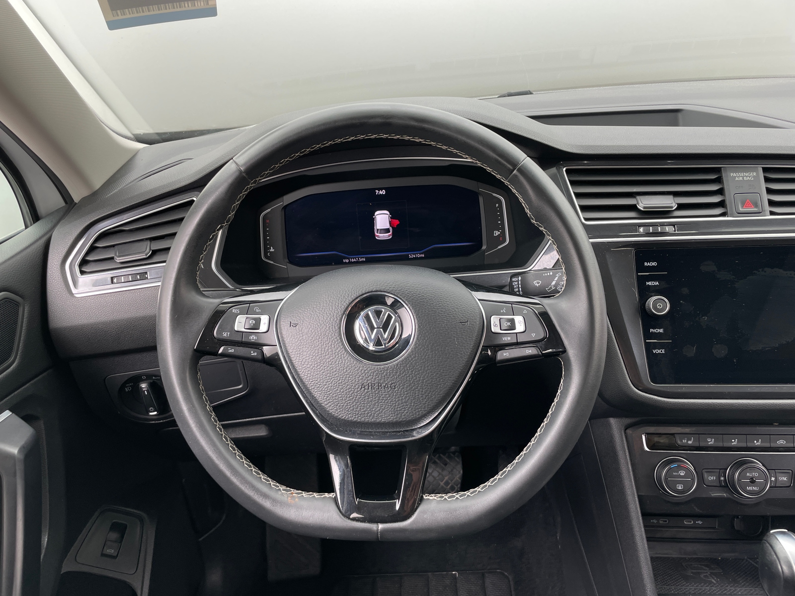Thumbnail: 2021 Volkswagen Tiguan - 4