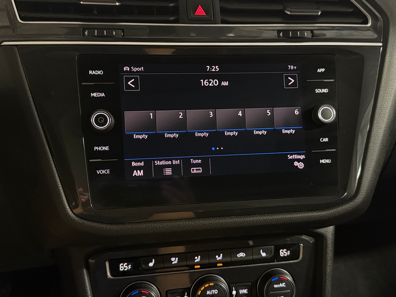 Thumbnail: 2019 Volkswagen Tiguan - 3