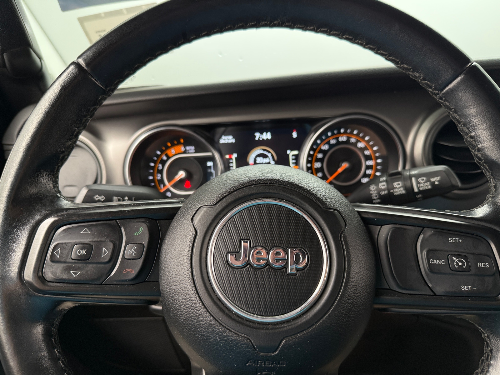 Thumbnail: 2022 Jeep Wrangler - 5