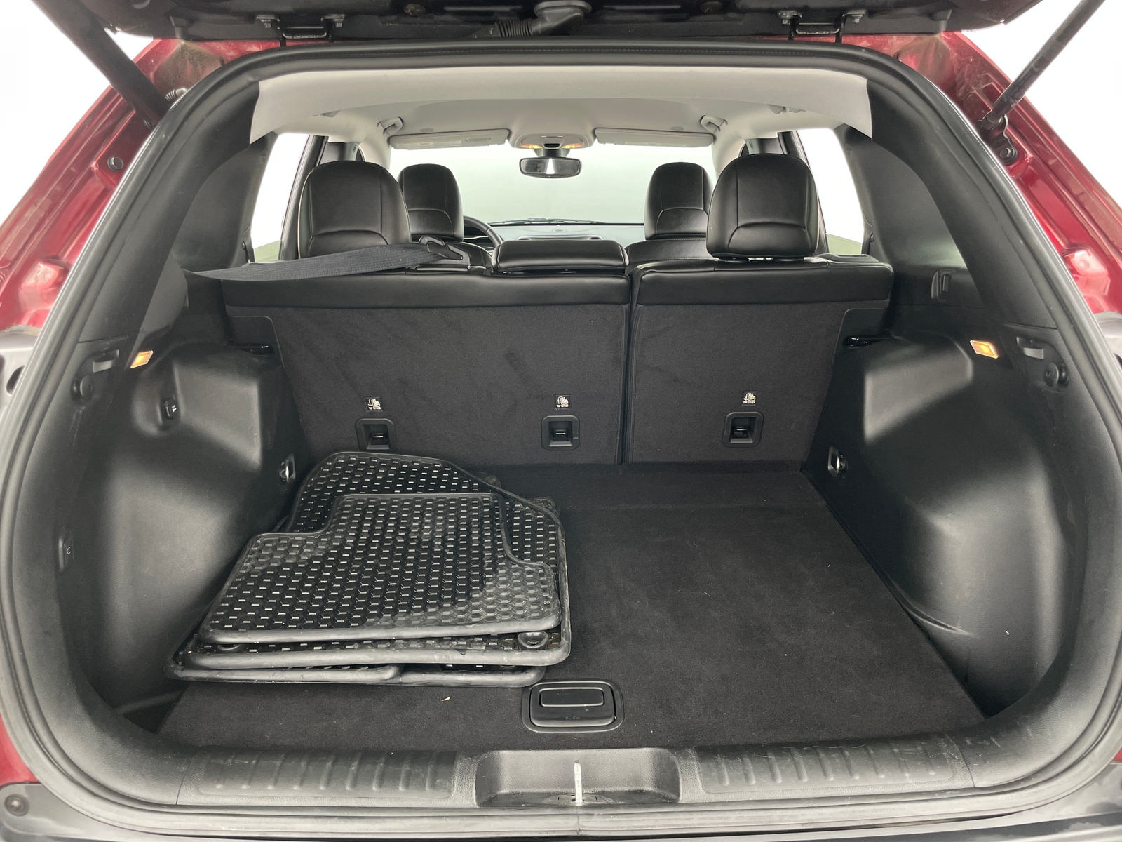 Thumbnail: 2019 Jeep Cherokee - 7