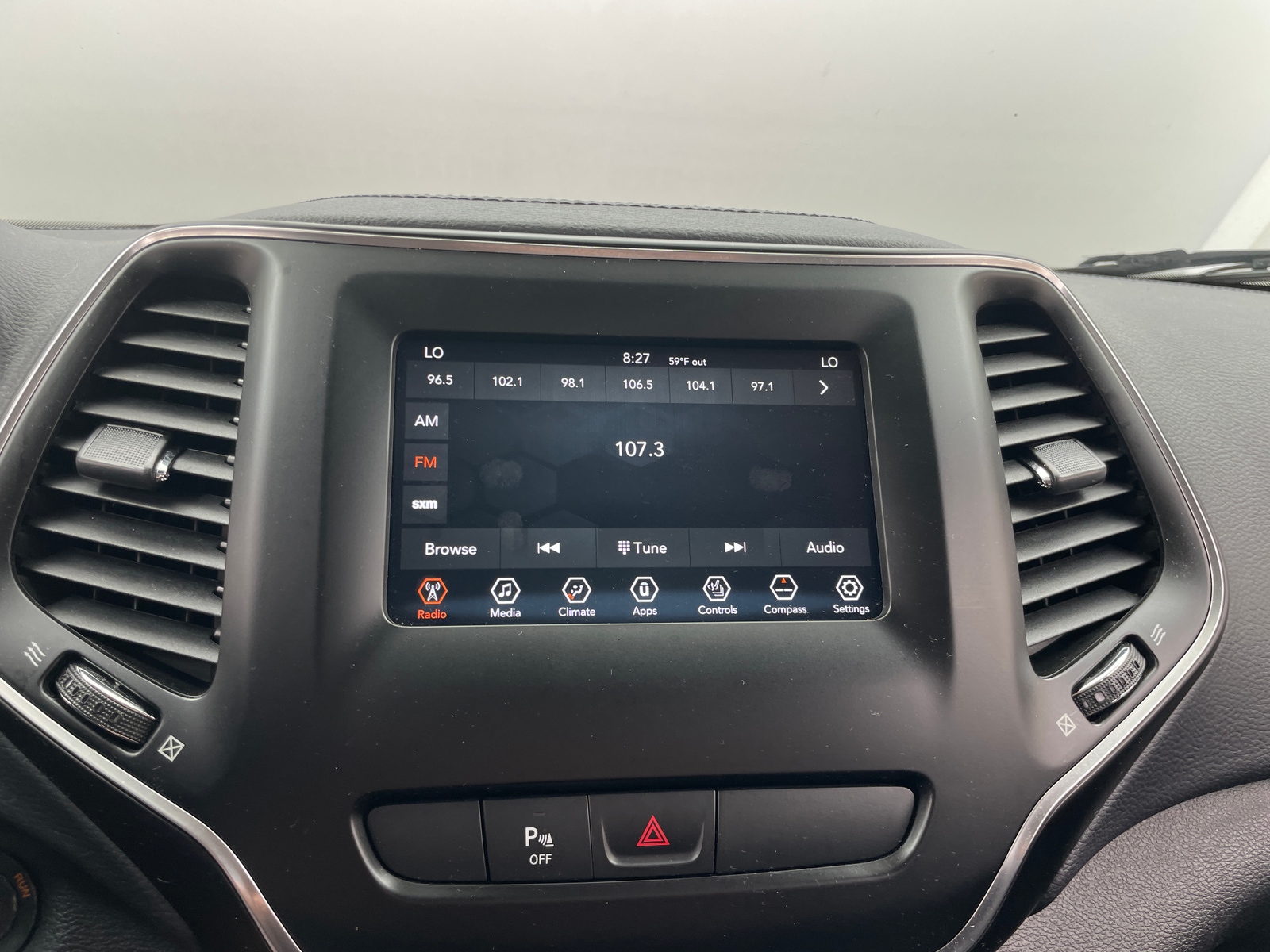 Thumbnail: 2019 Jeep Cherokee - 4
