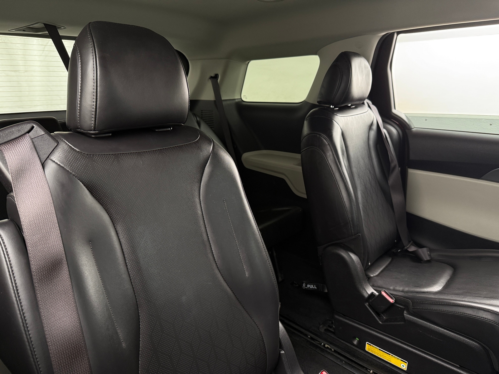 Thumbnail: 2023 Kia Carnival - 5