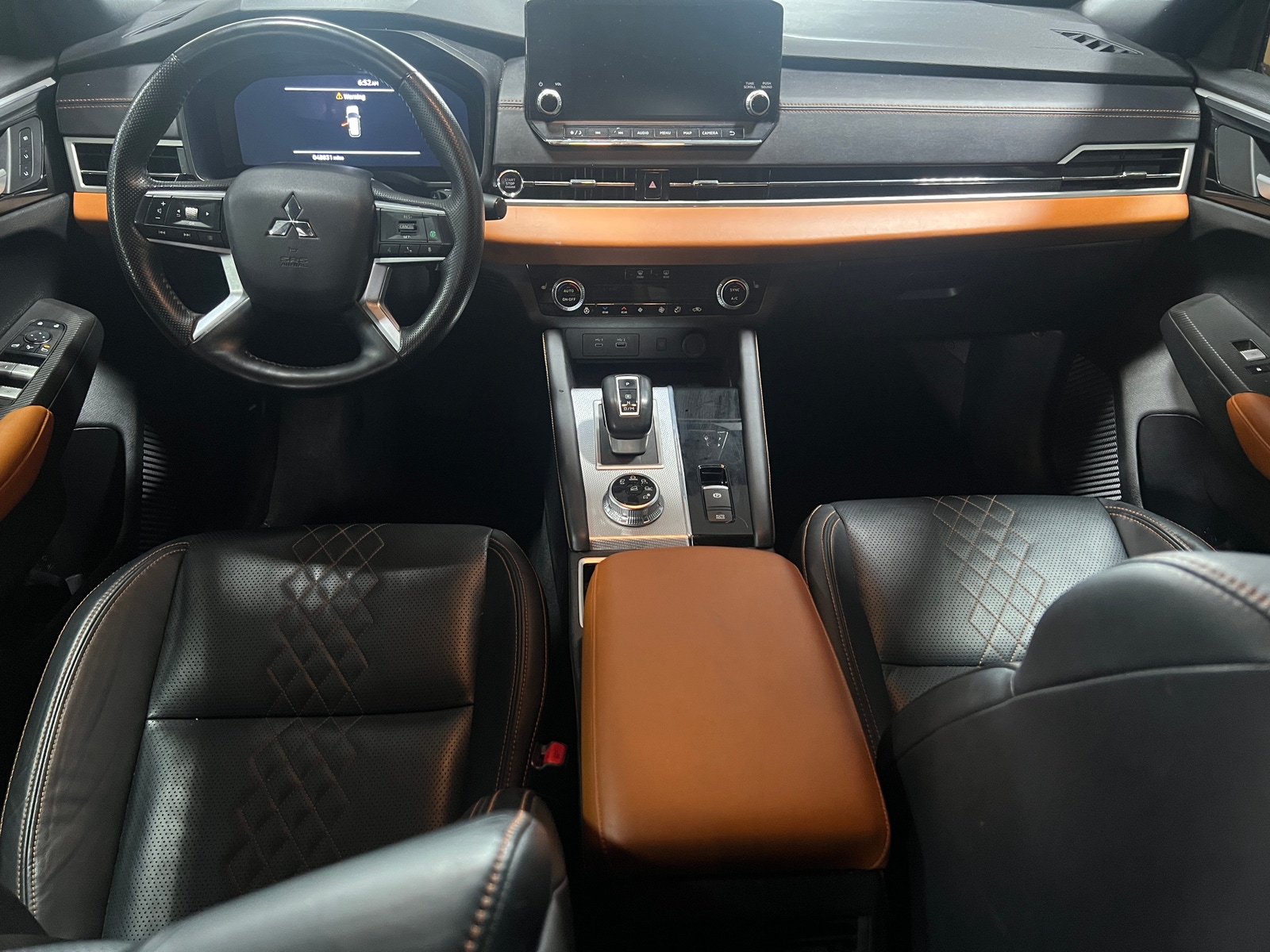 Thumbnail: 2024 Mitsubishi Outlander - 2