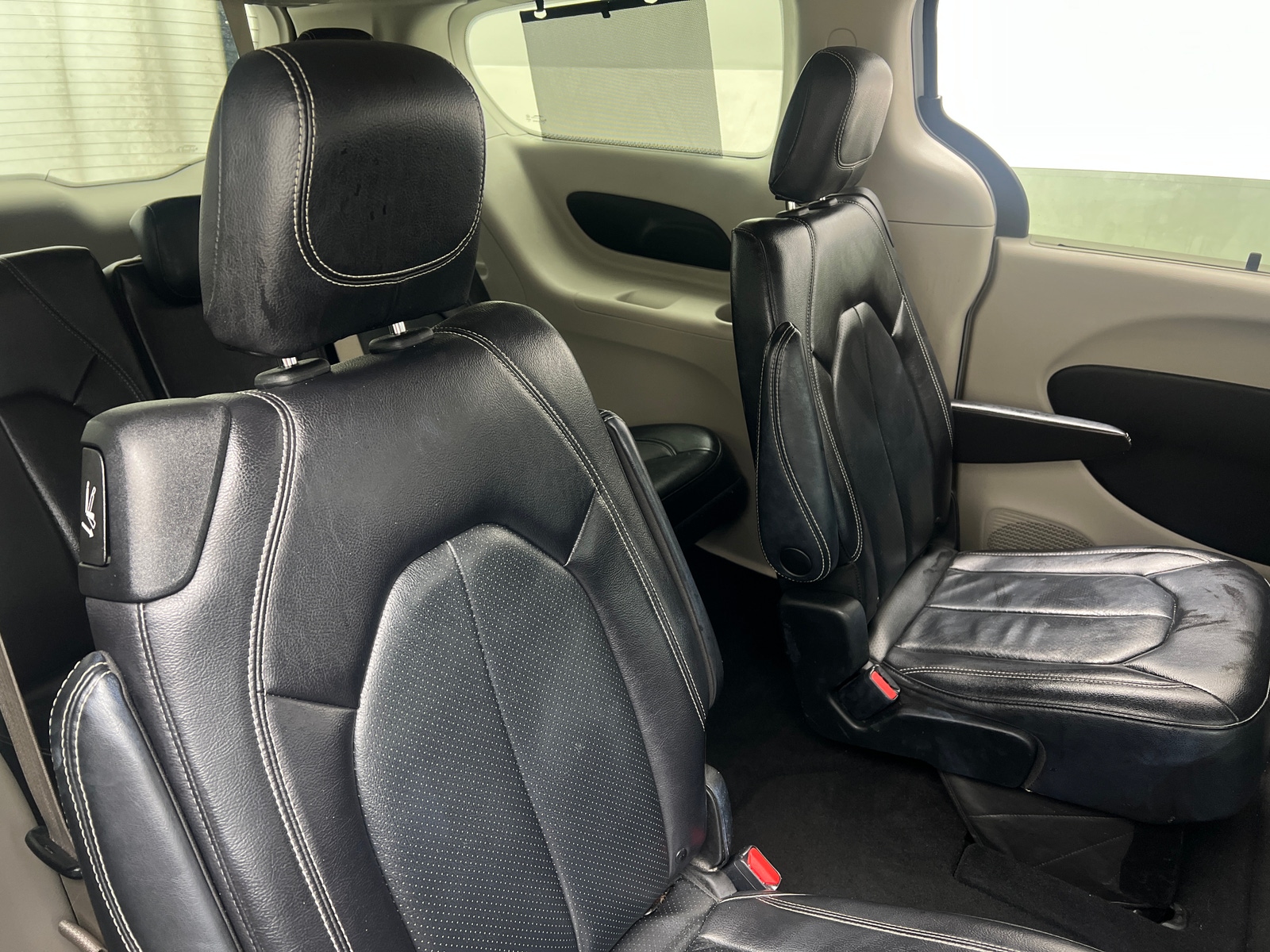 Thumbnail: 2022 Chrysler Pacifica - 5