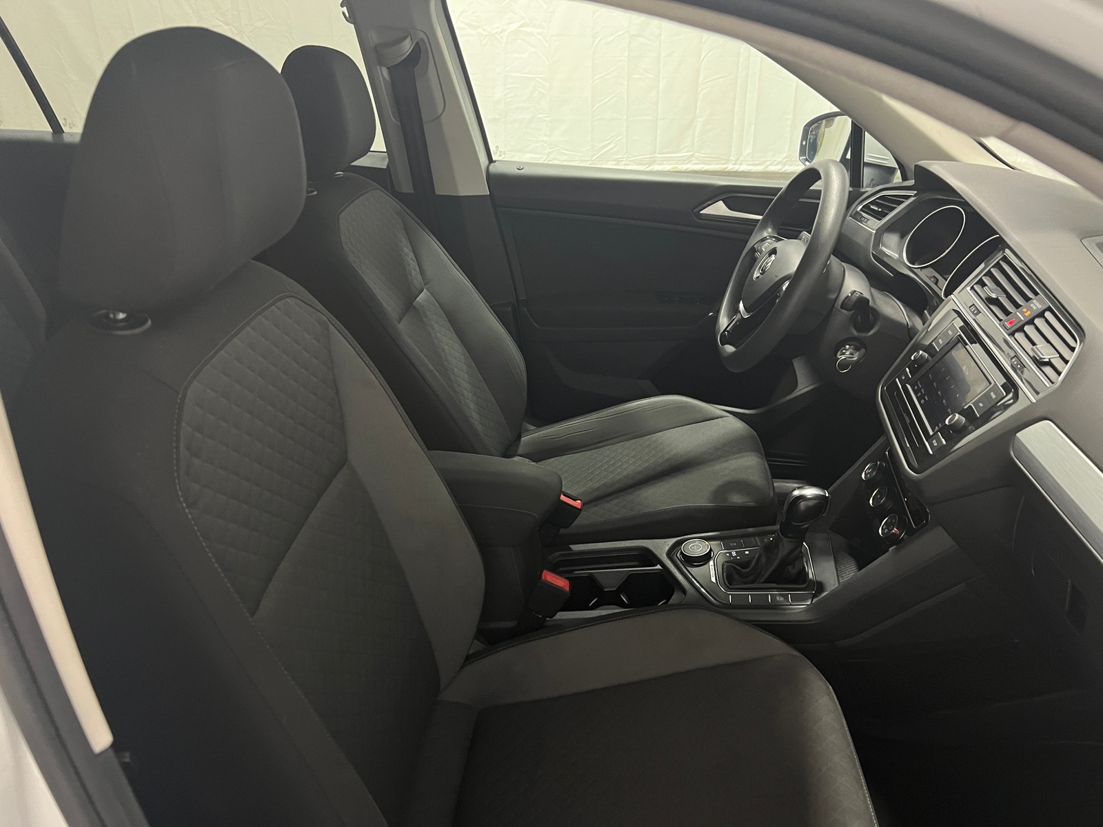 Thumbnail: 2018 Volkswagen Tiguan - 2