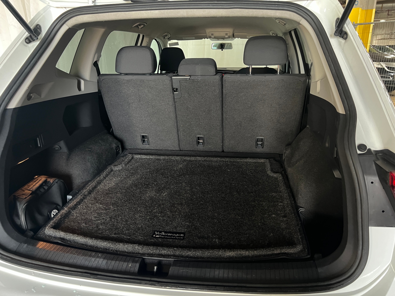 Thumbnail: 2018 Volkswagen Tiguan - 7