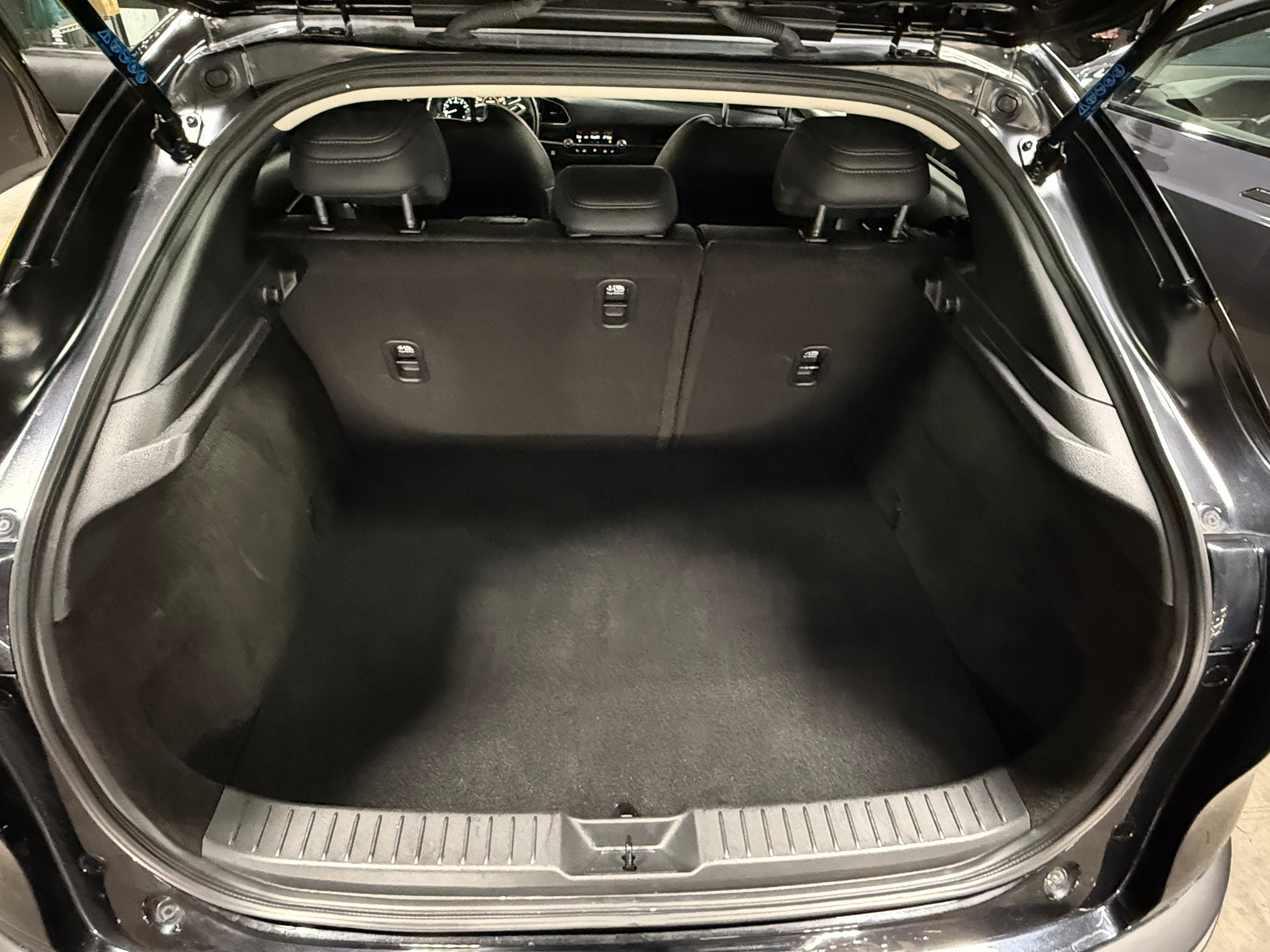 Thumbnail: 2023 Mazda CX-30 - 6