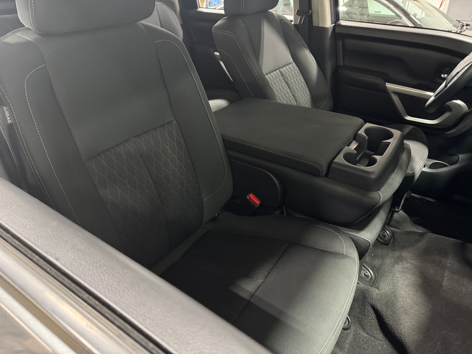 Thumbnail: 2019 Nissan Titan - 2