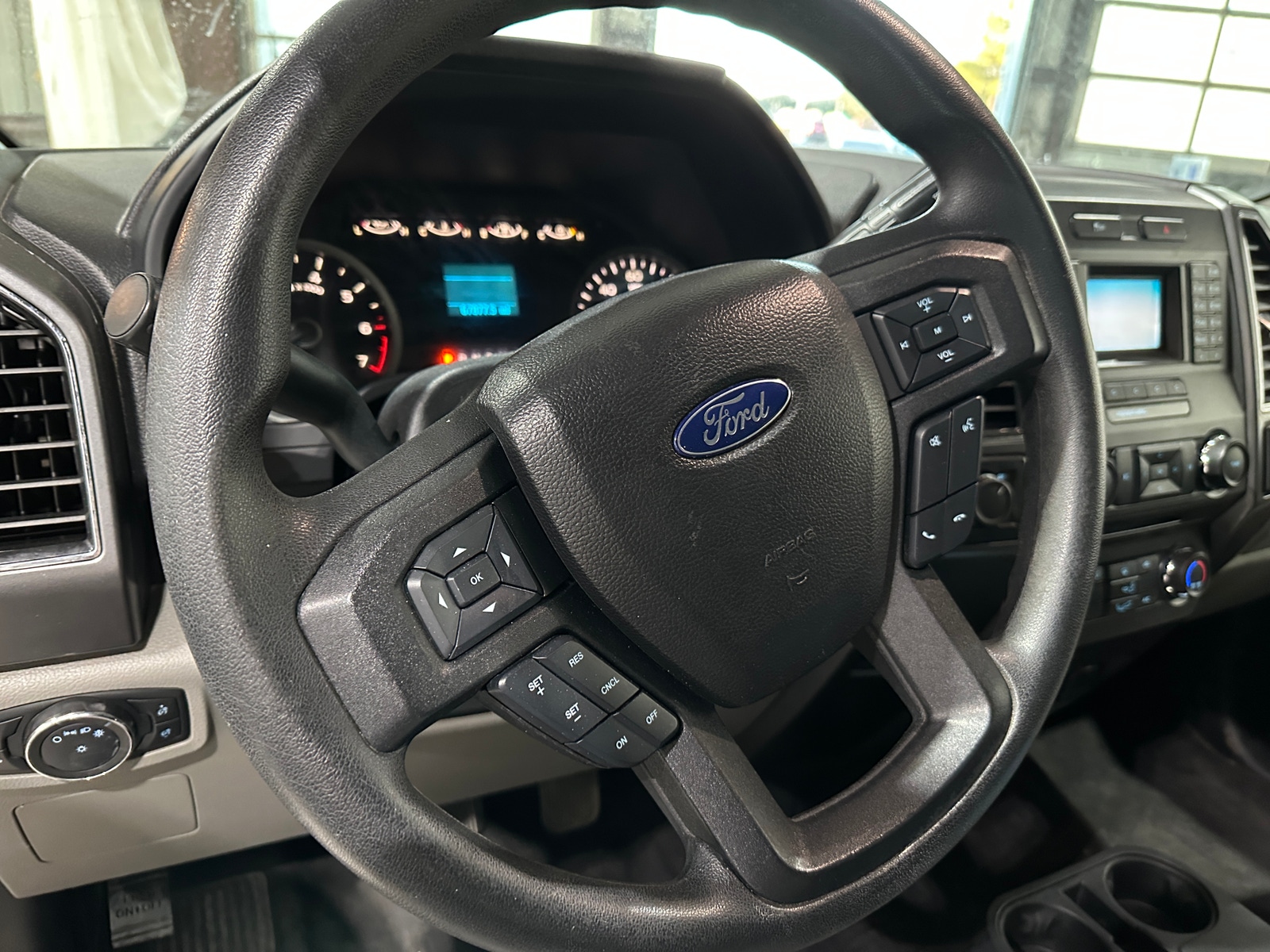 Thumbnail: 2017 Ford Econoline - 5